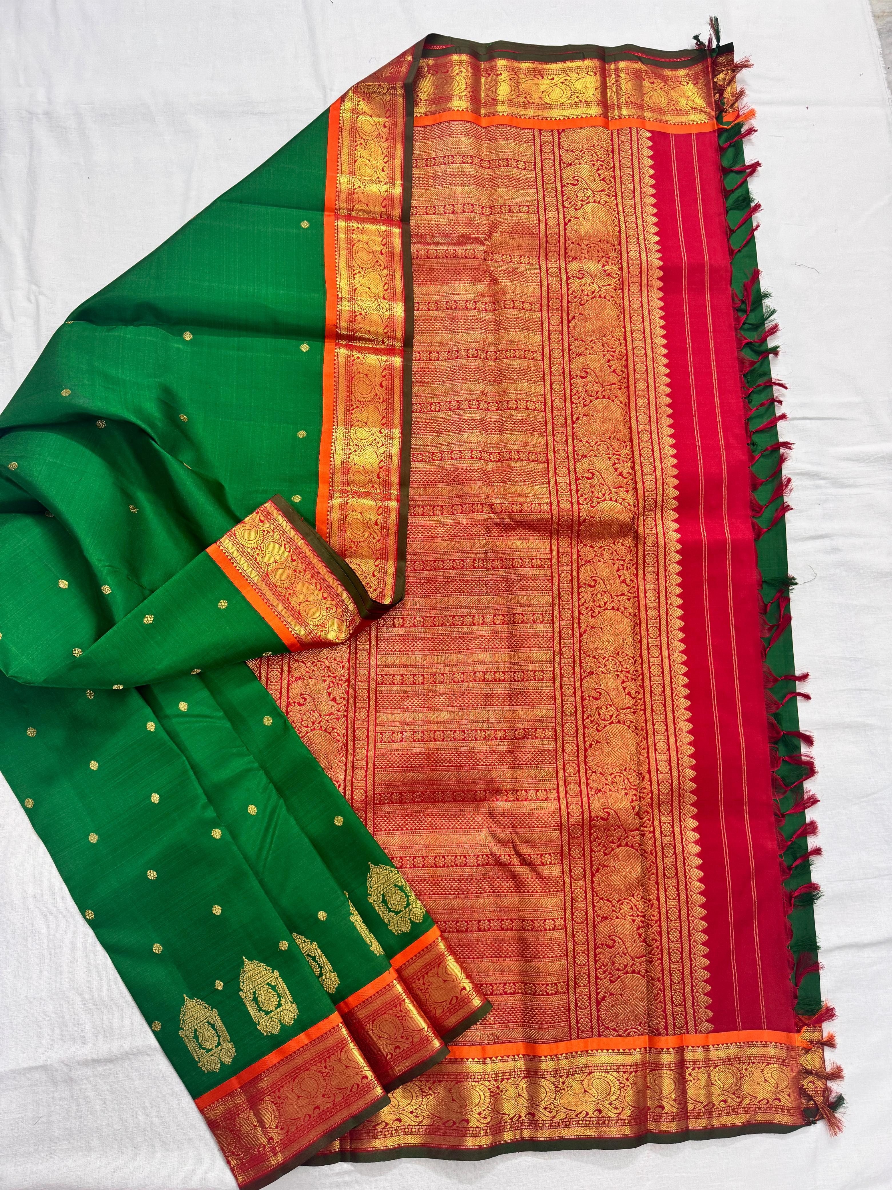 MYTHILI : Vintage Korvai Kanjivaram with Beetu Buttas