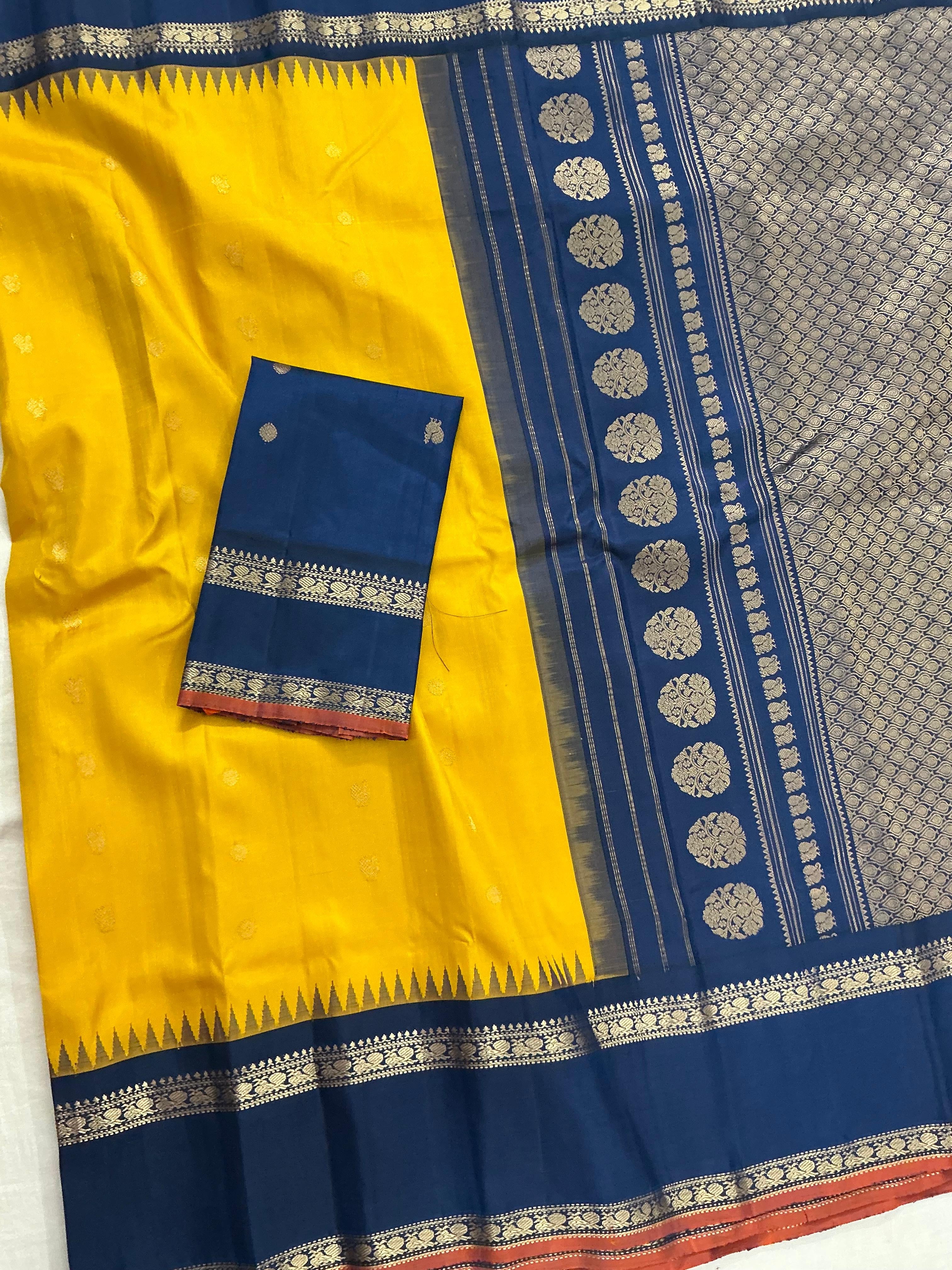 Kuttu Gadwal Silk
