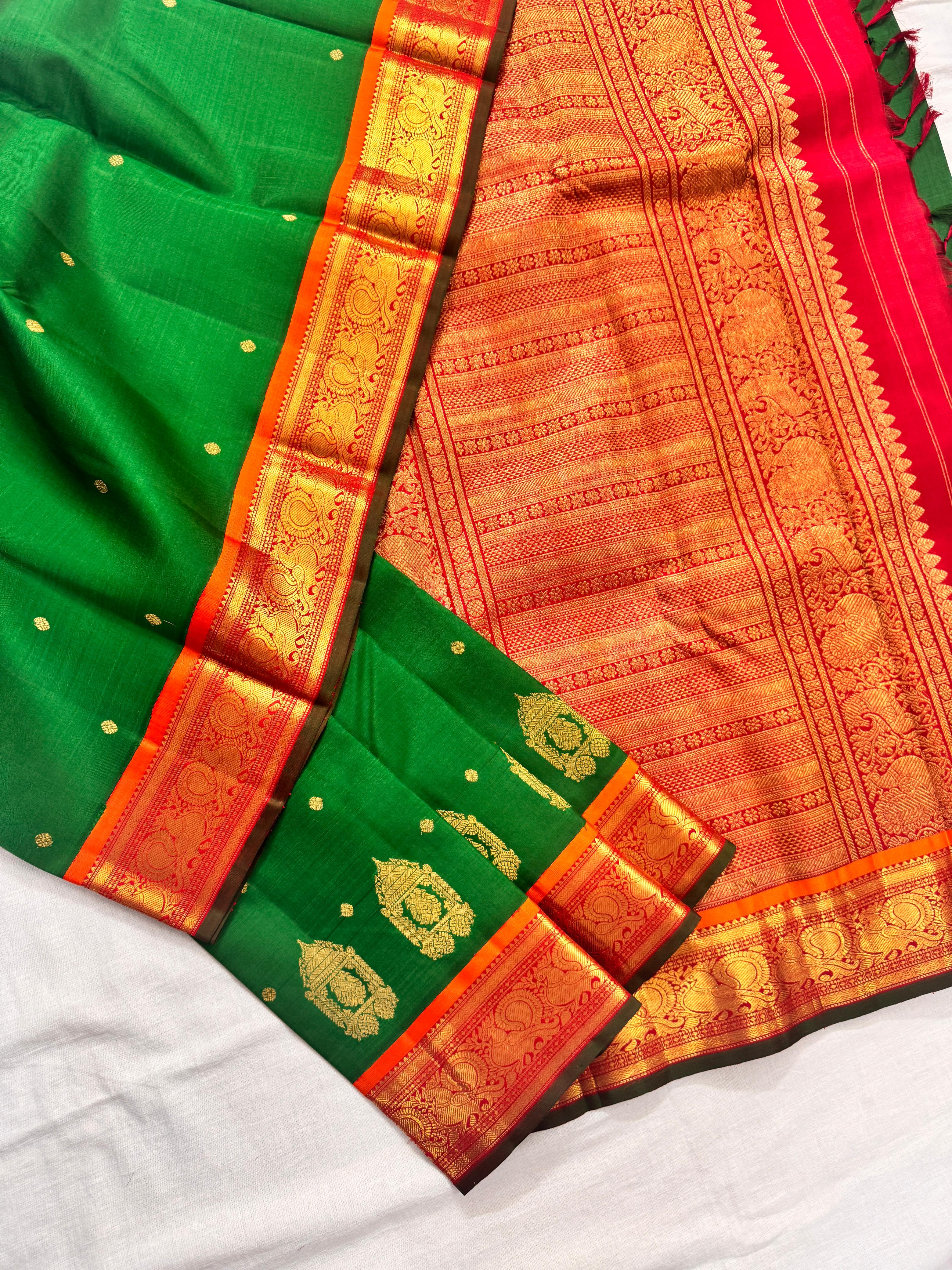 MYTHILI : Vintage Korvai Kanjivaram with Beetu Buttas