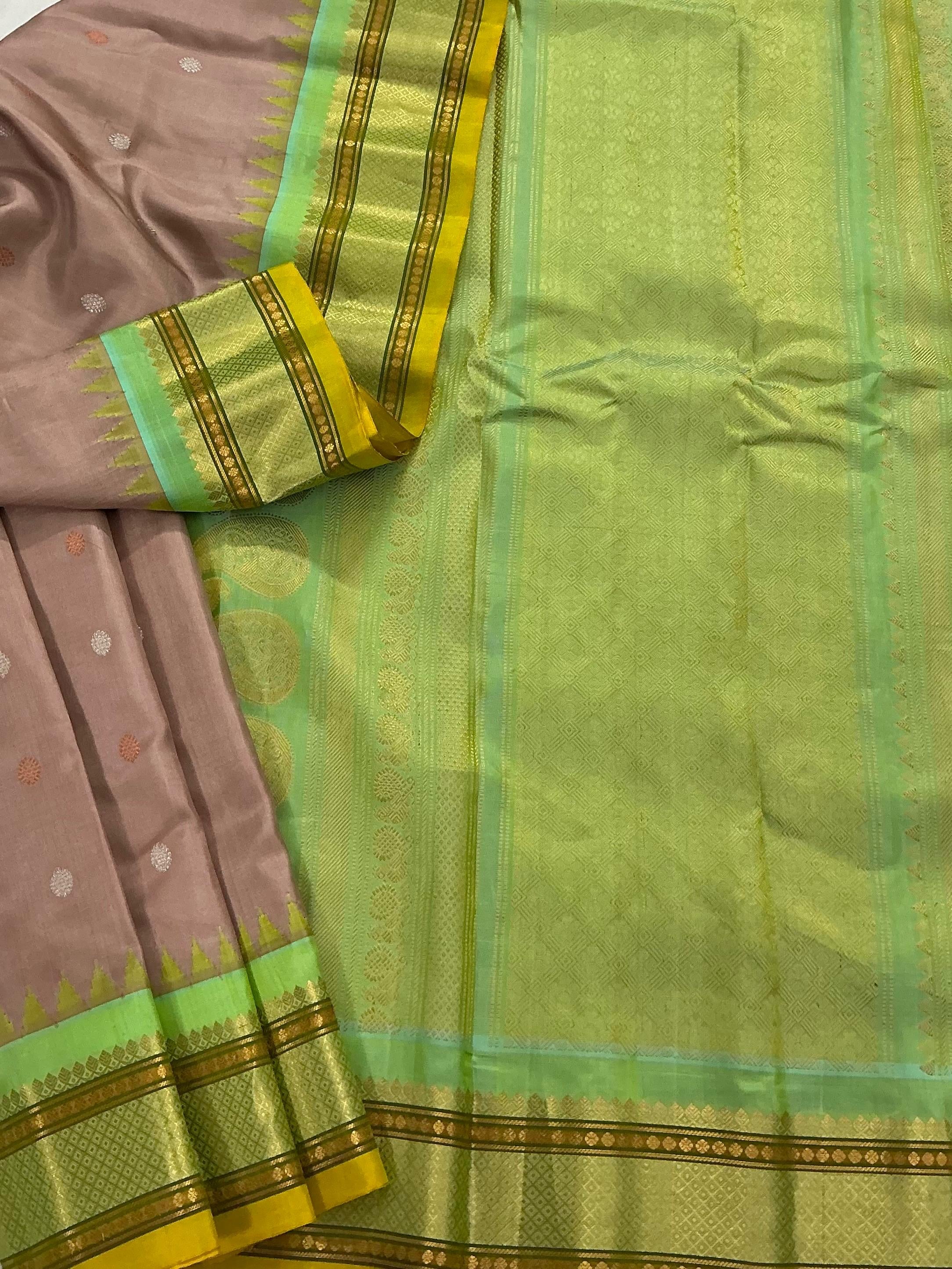 Kuttu Gadwal Silk