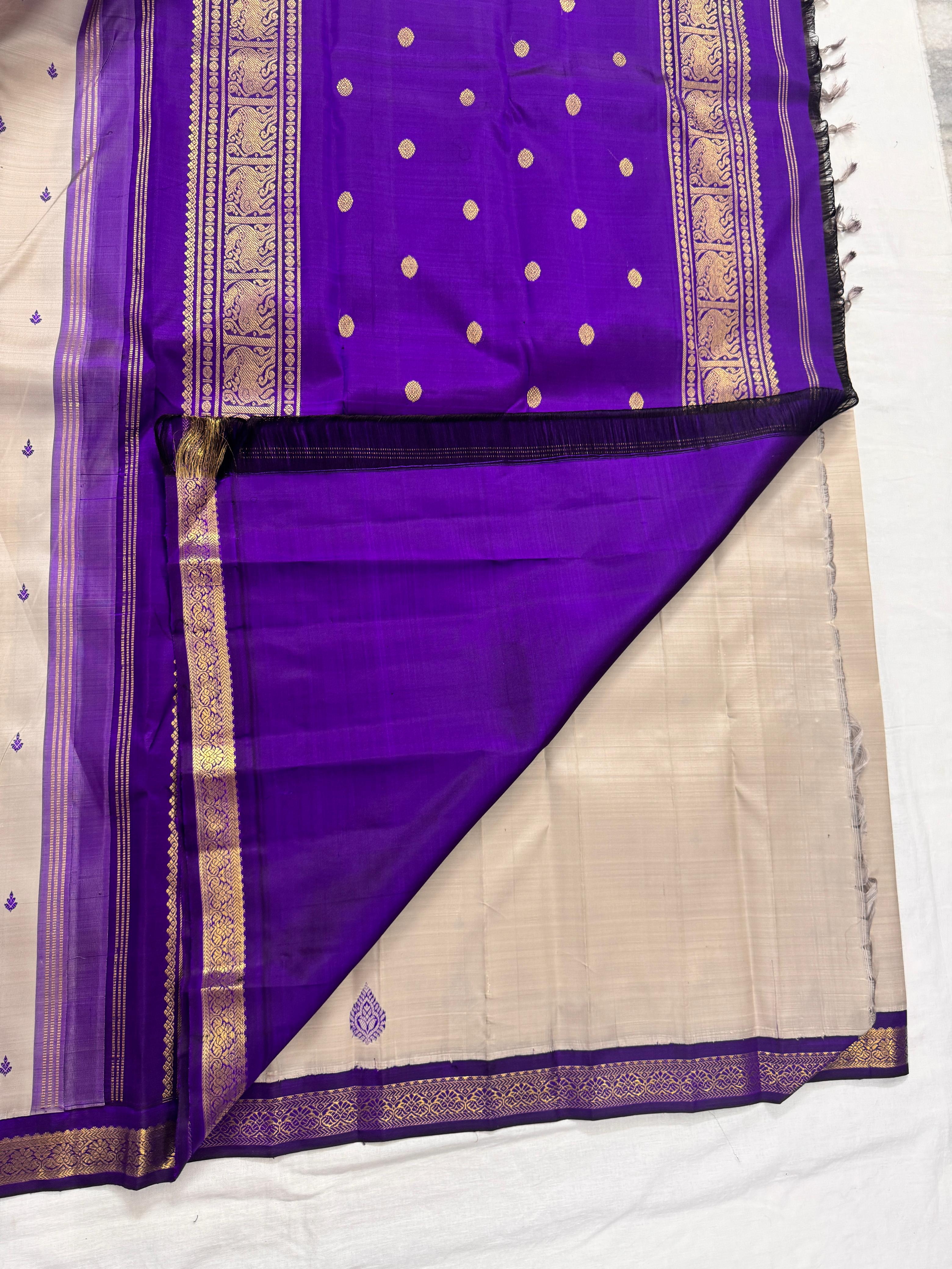 MYTHILI : Vintage Korvai Kanjivaram with Beetu Buttas