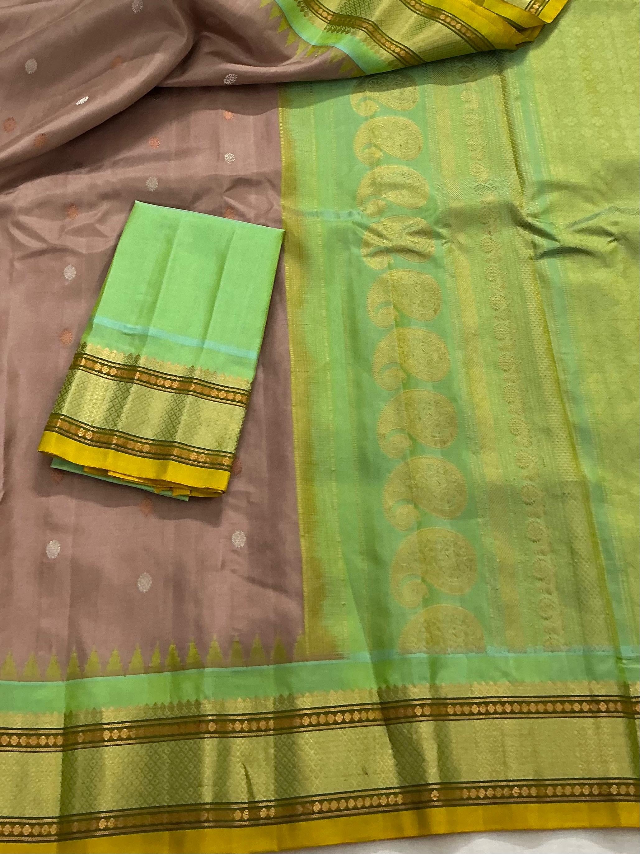 Kuttu Gadwal Silk