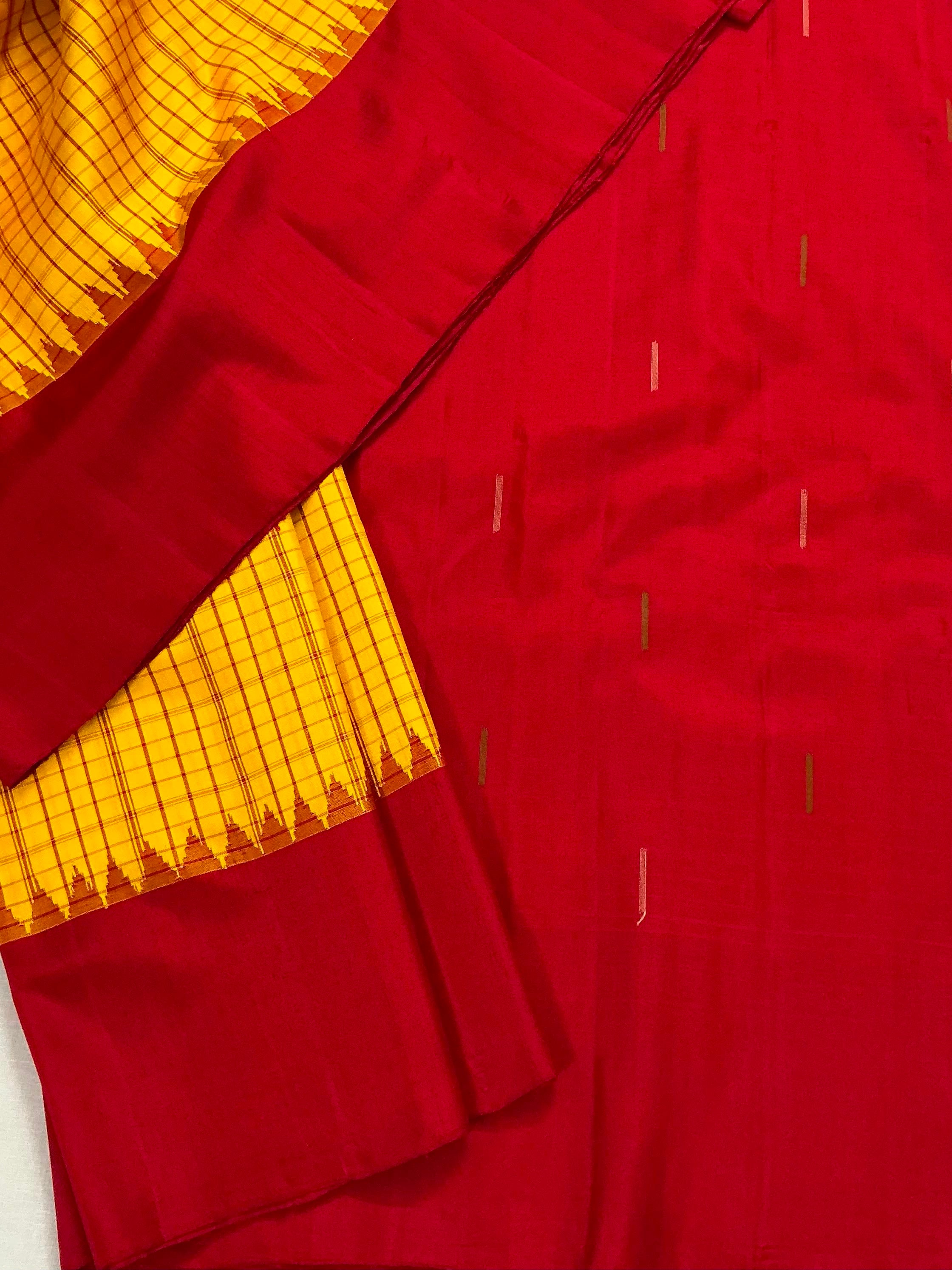 Kuttu Gadwal Silk