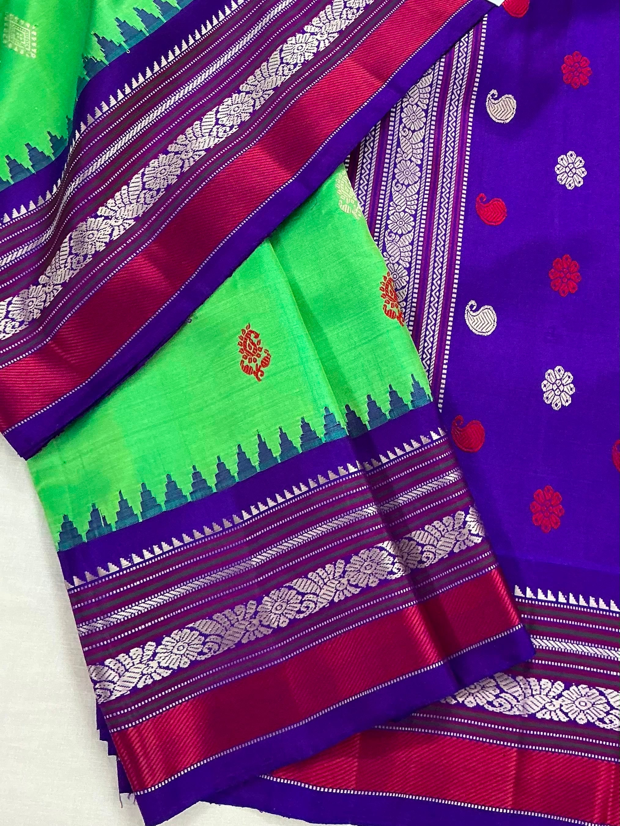 Kuttu Gadwal Silk