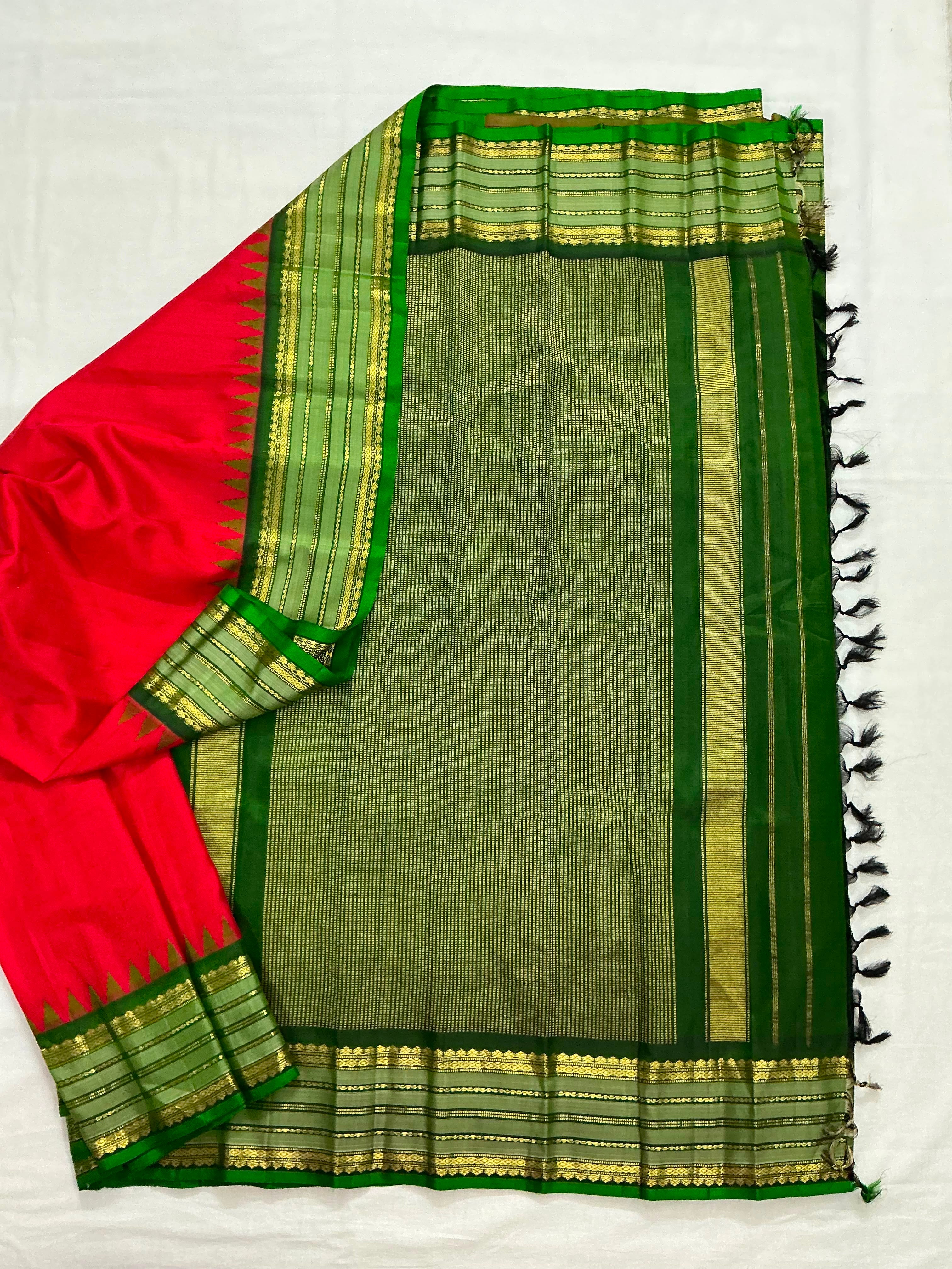 Kuttu Gadwal Silk