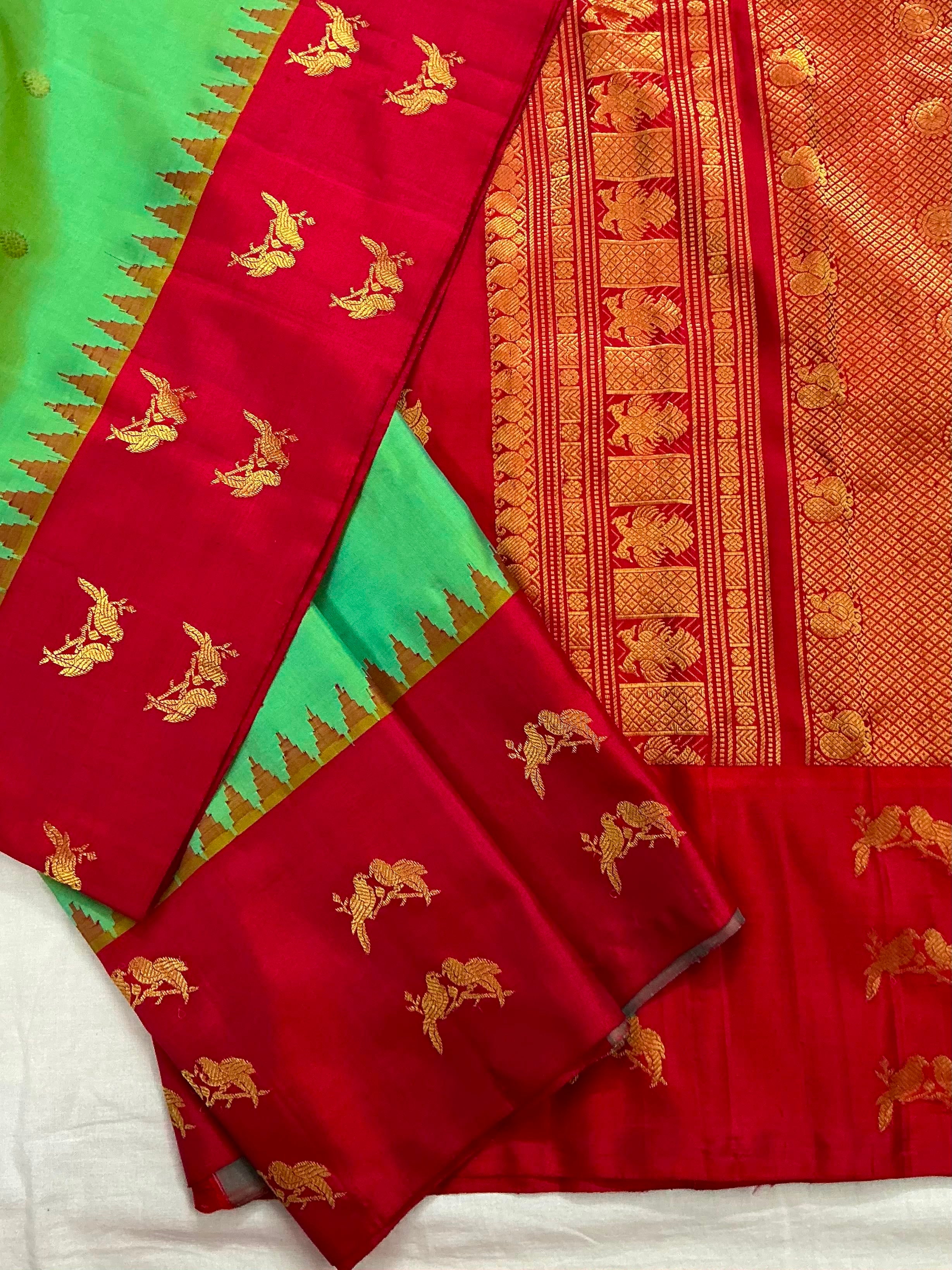 Kuttu Gadwal Silk