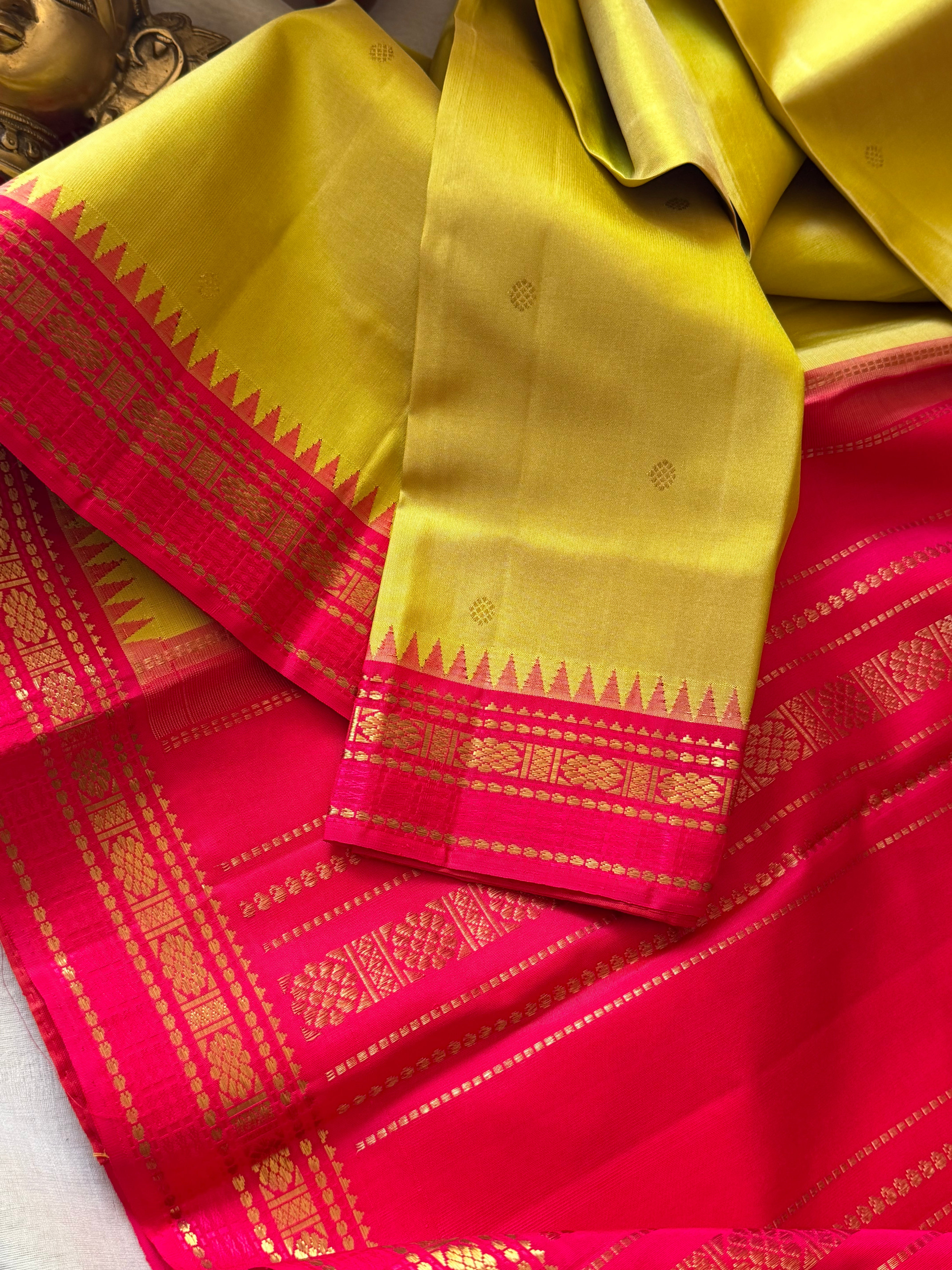 Maathey : Small border Korvai Kanjivaram Silk