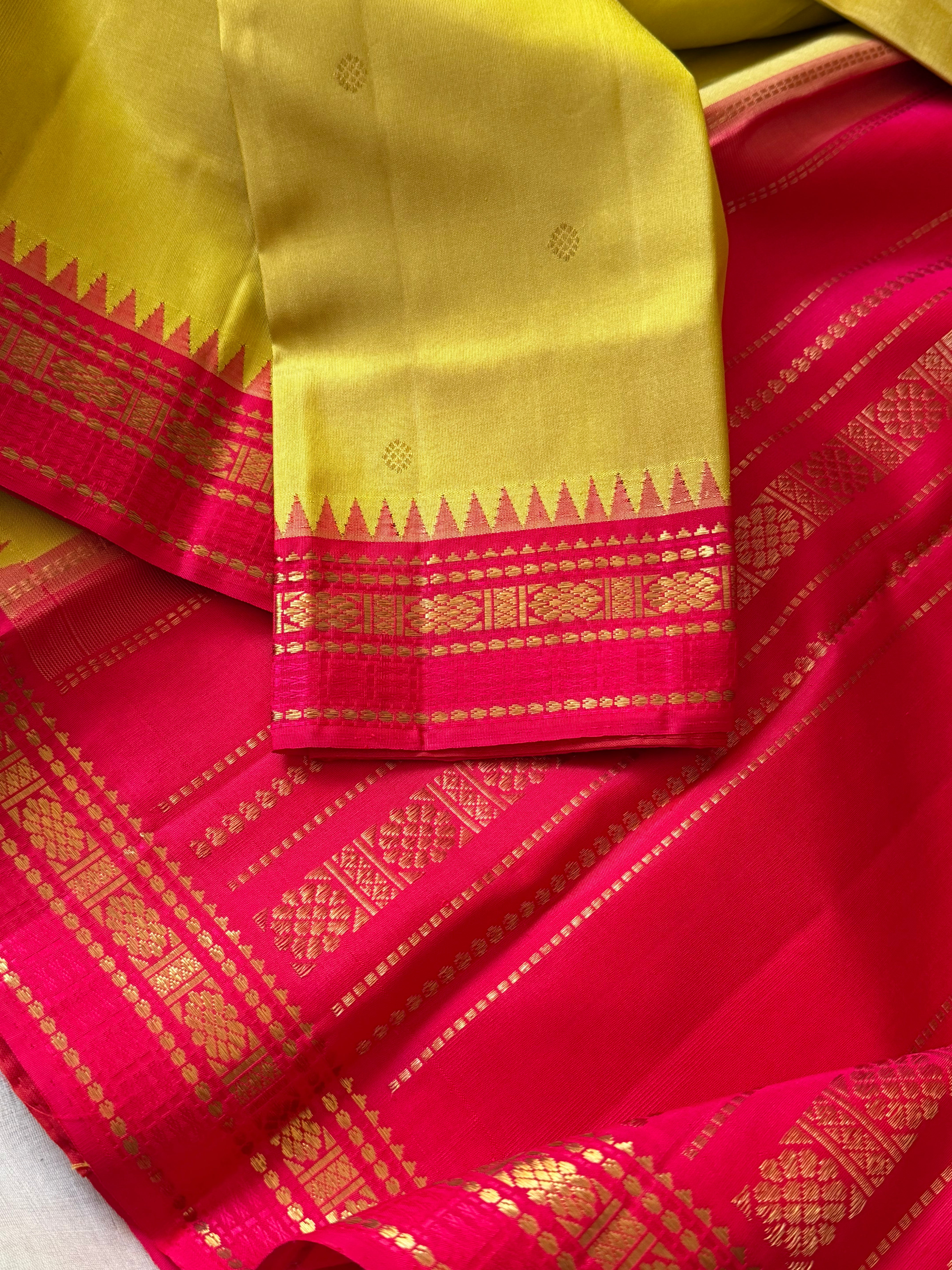 Maathey : Small border Korvai Kanjivaram Silk