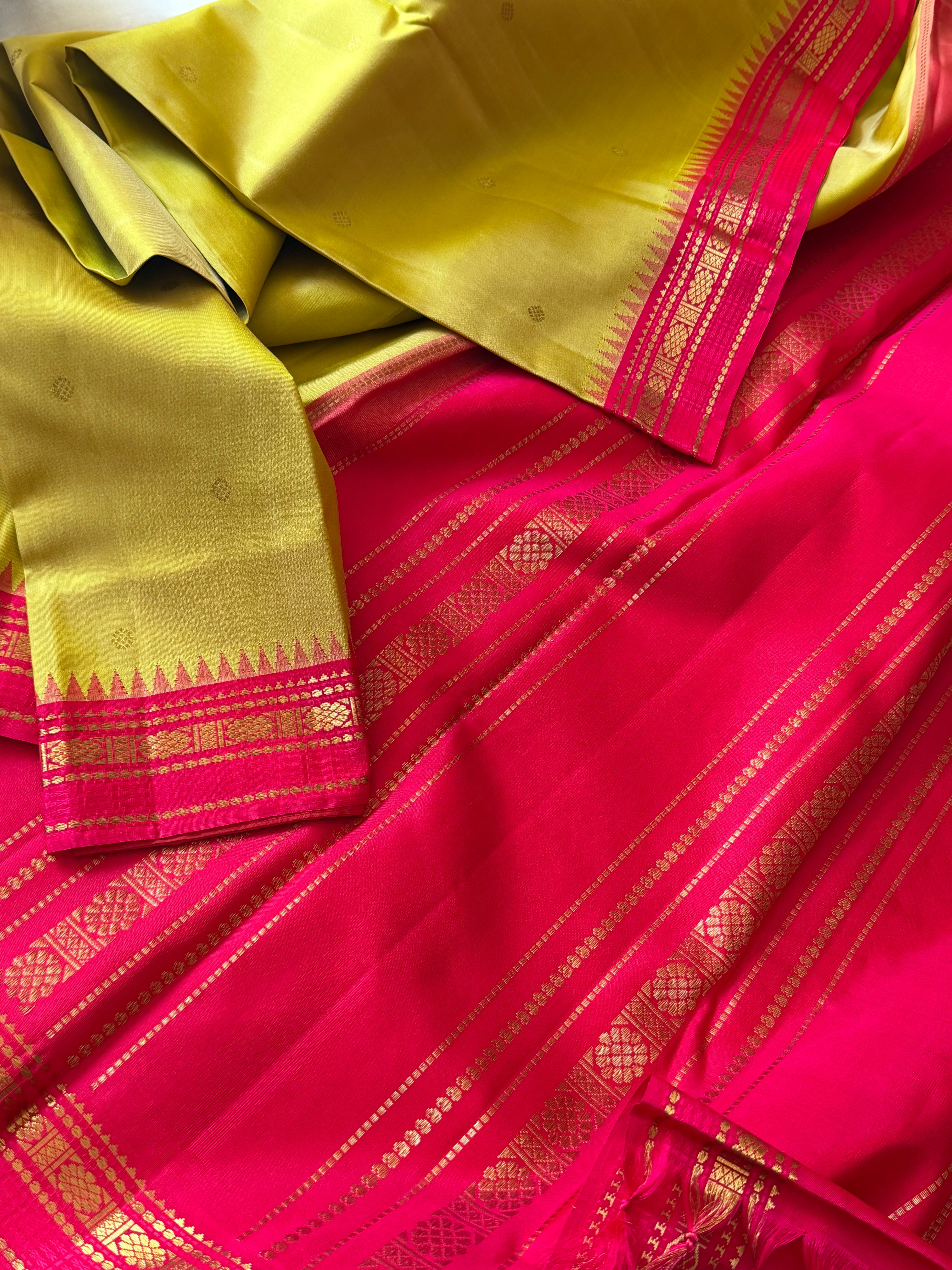 Maathey : Small border Korvai Kanjivaram Silk