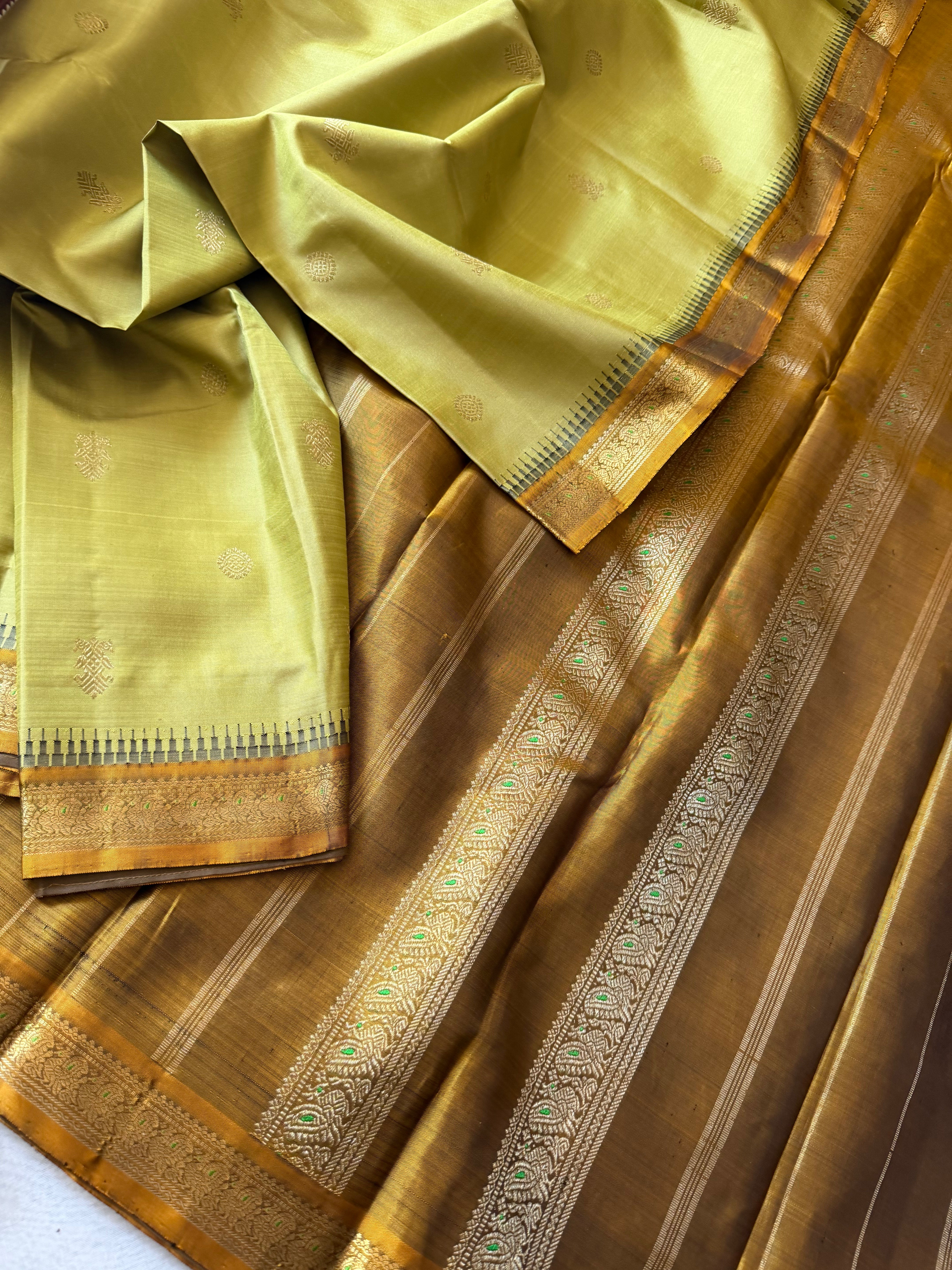 Maathey : Small border Korvai Kanjivaram Silk