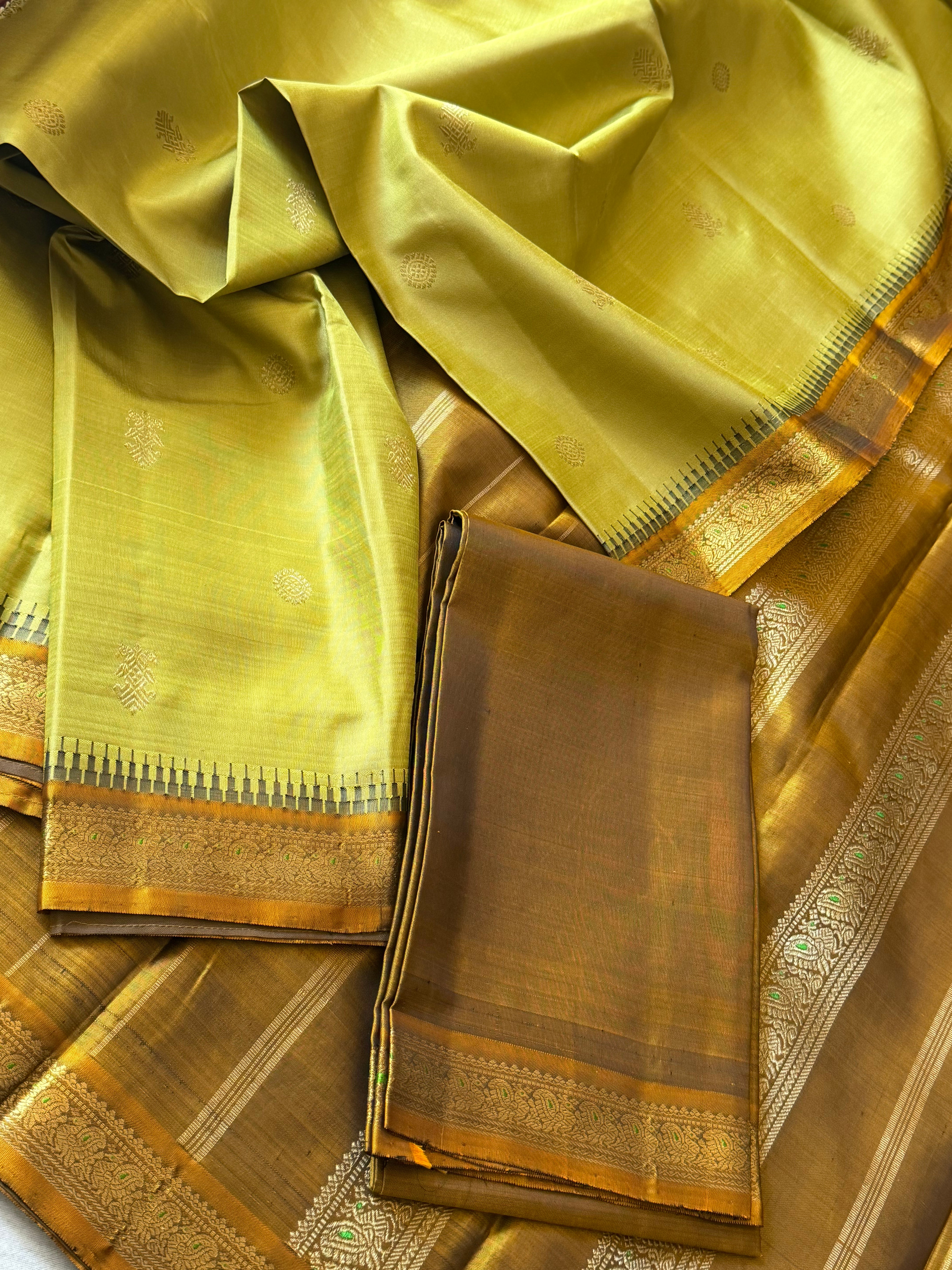 Maathey : Small border Korvai Kanjivaram Silk