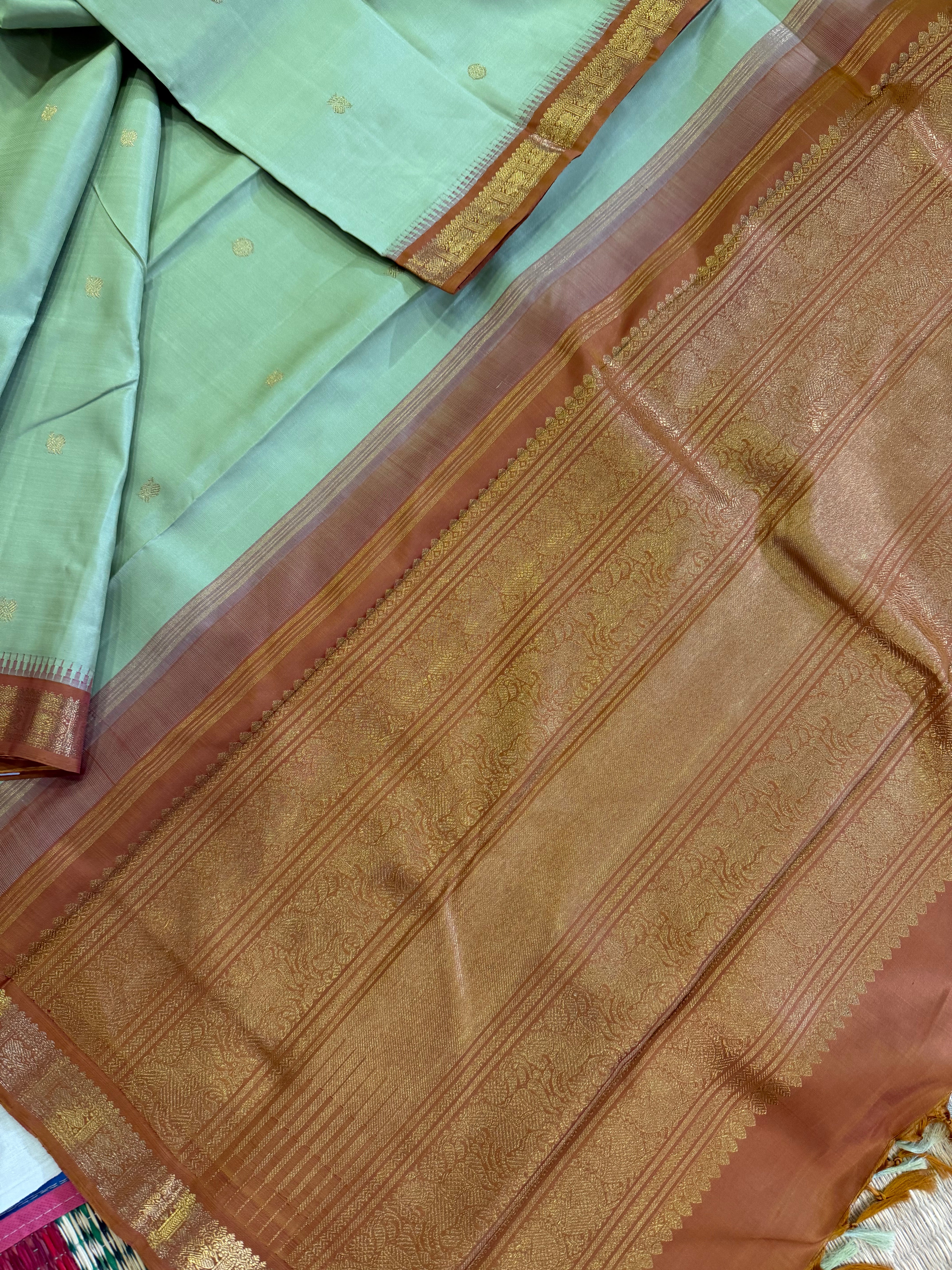 Maathey : Korvai Kanjvaram with temple borders