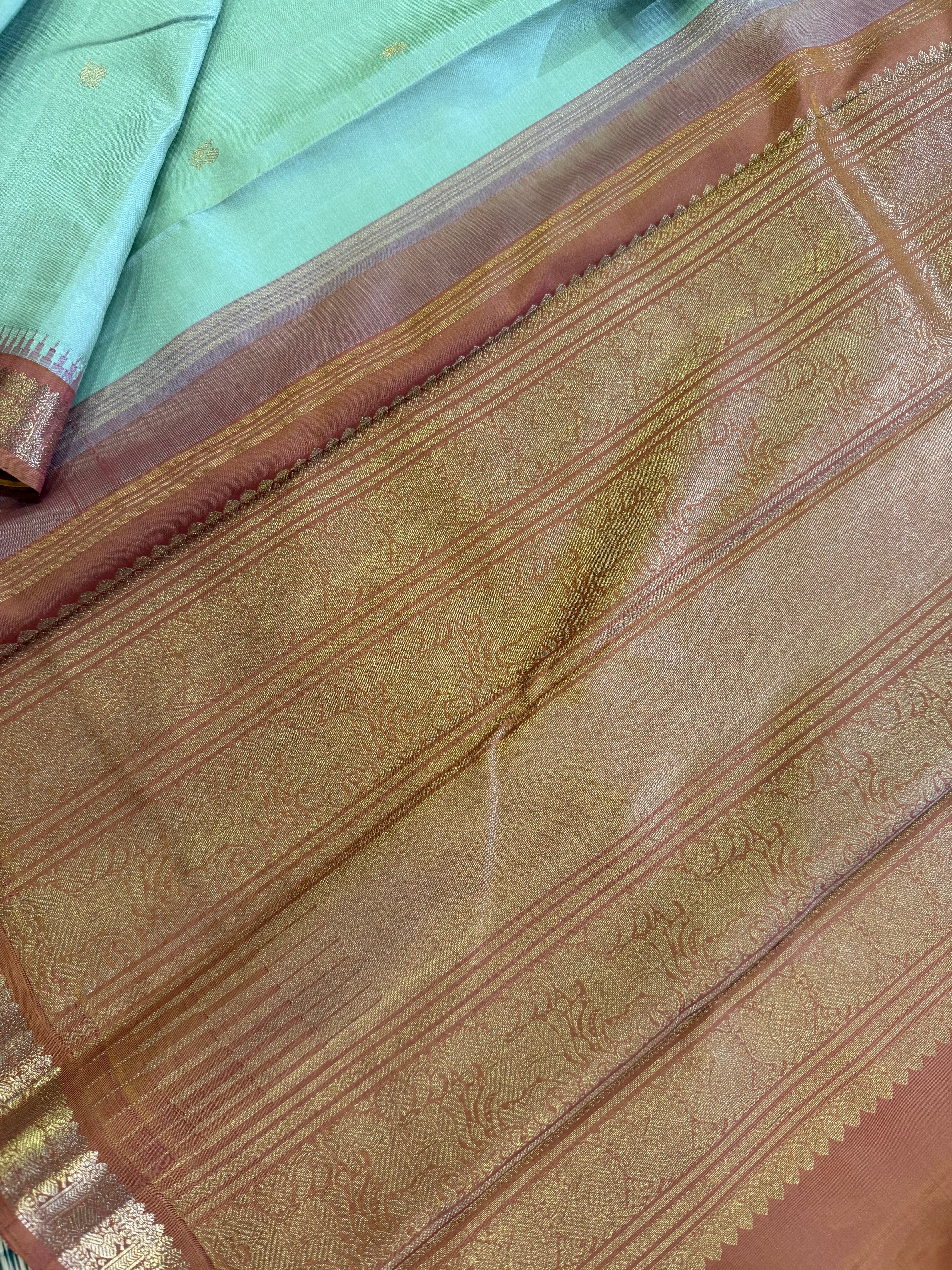 Maathey : Korvai Kanjvaram with temple borders