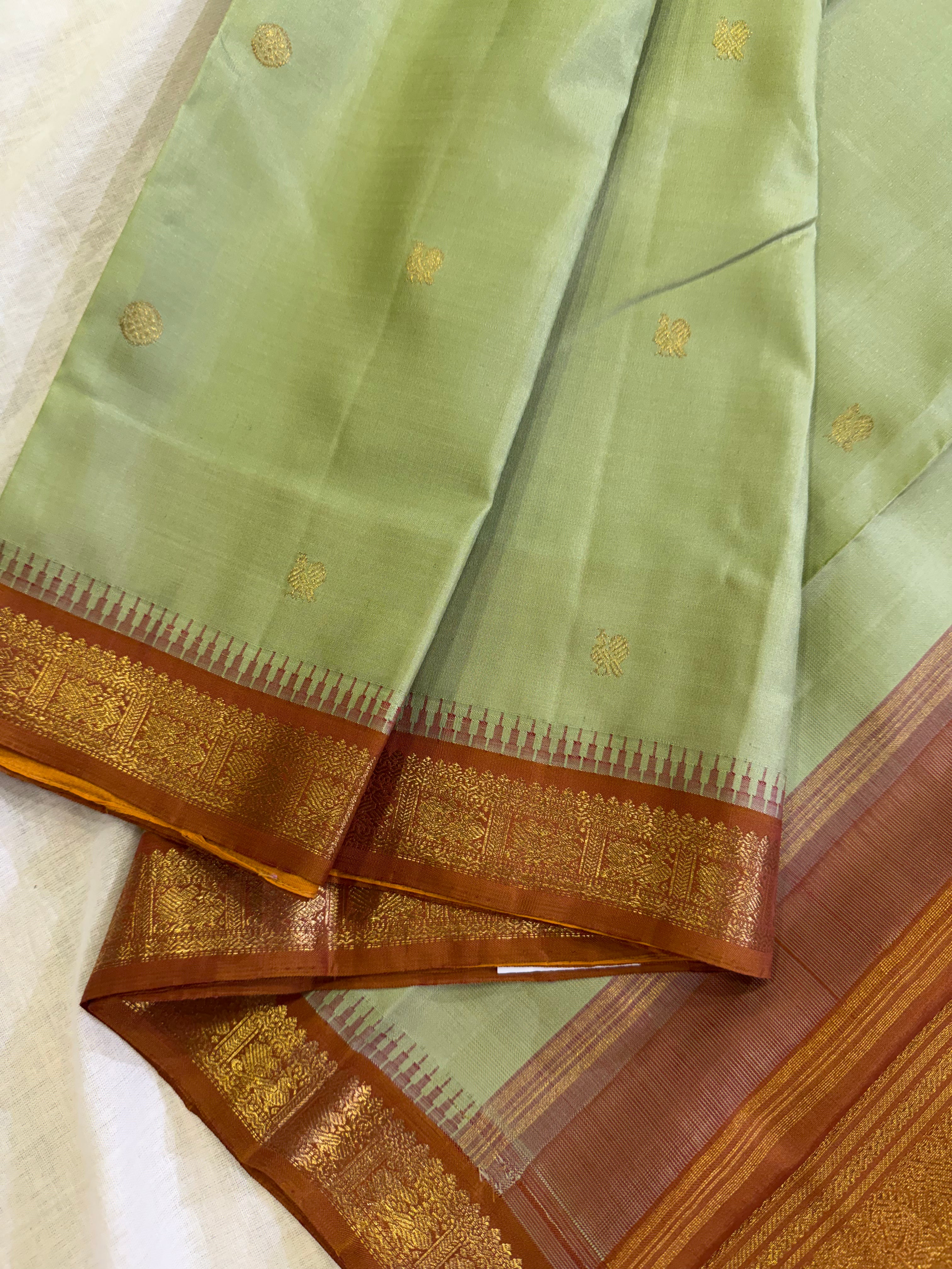 Maathey : Korvai Kanjvaram with temple borders