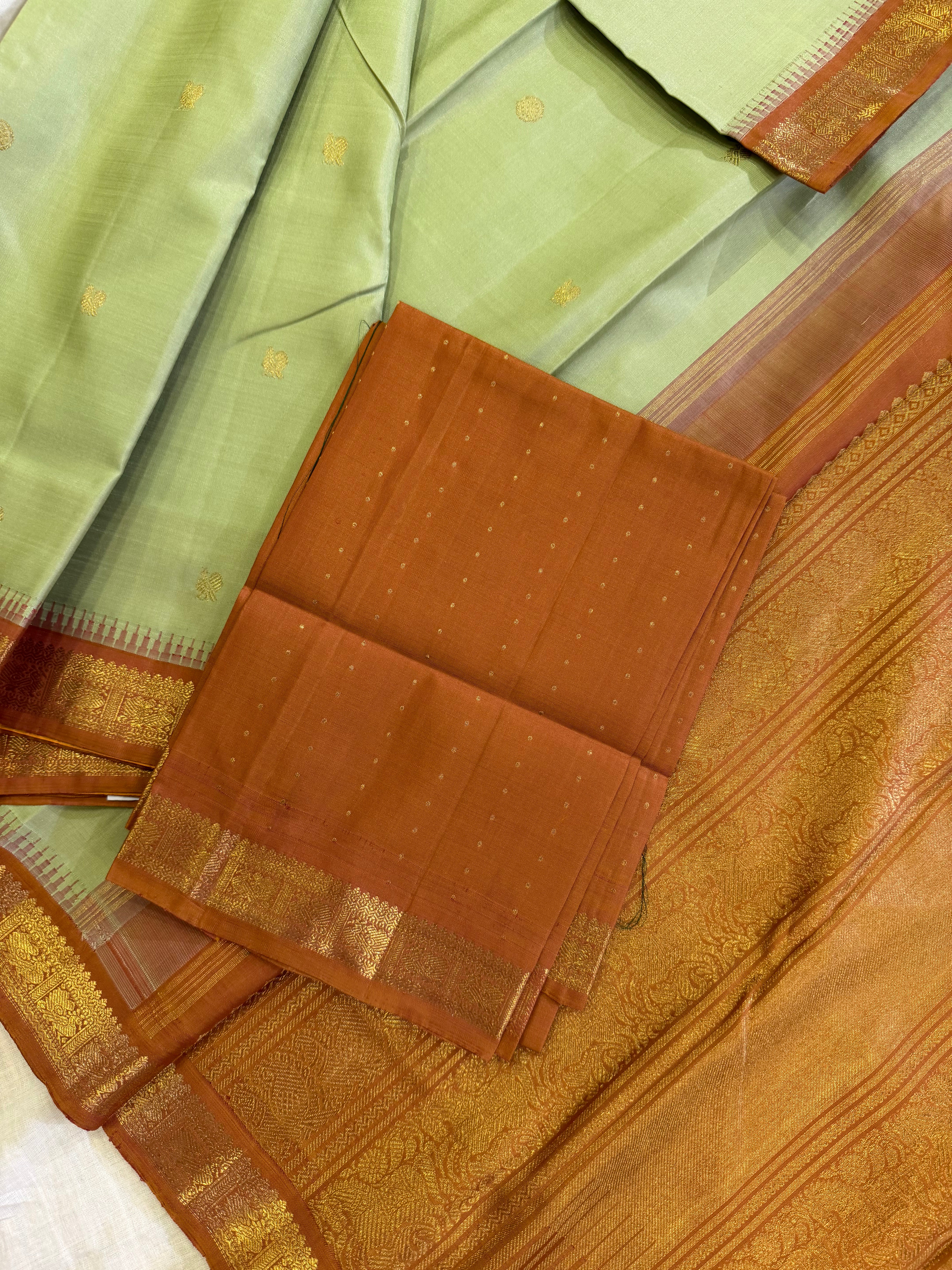 Maathey : Korvai Kanjvaram with temple borders