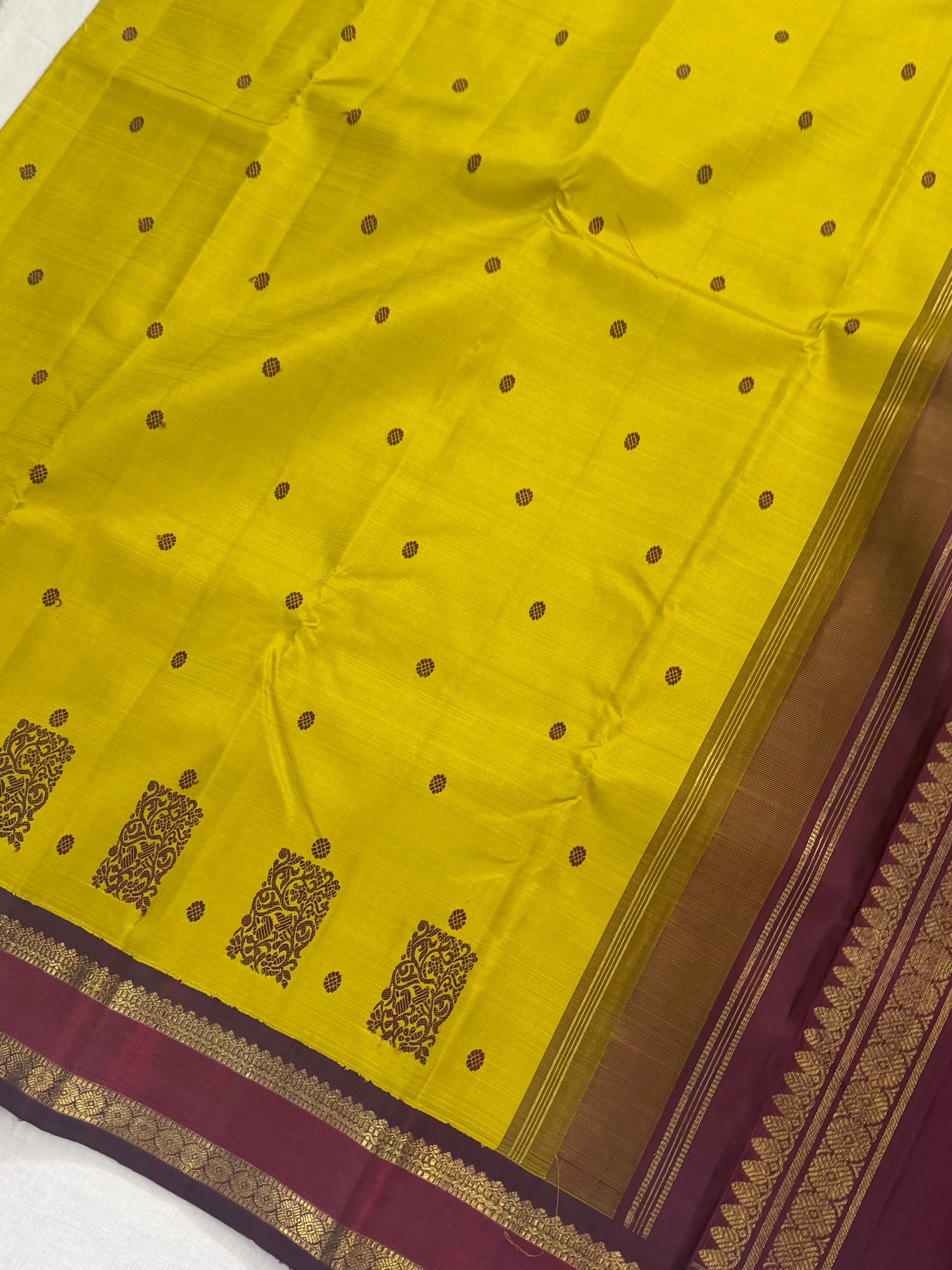 MYTHILI : Vintage Korvai Kanjivaram with Beetu Buttas