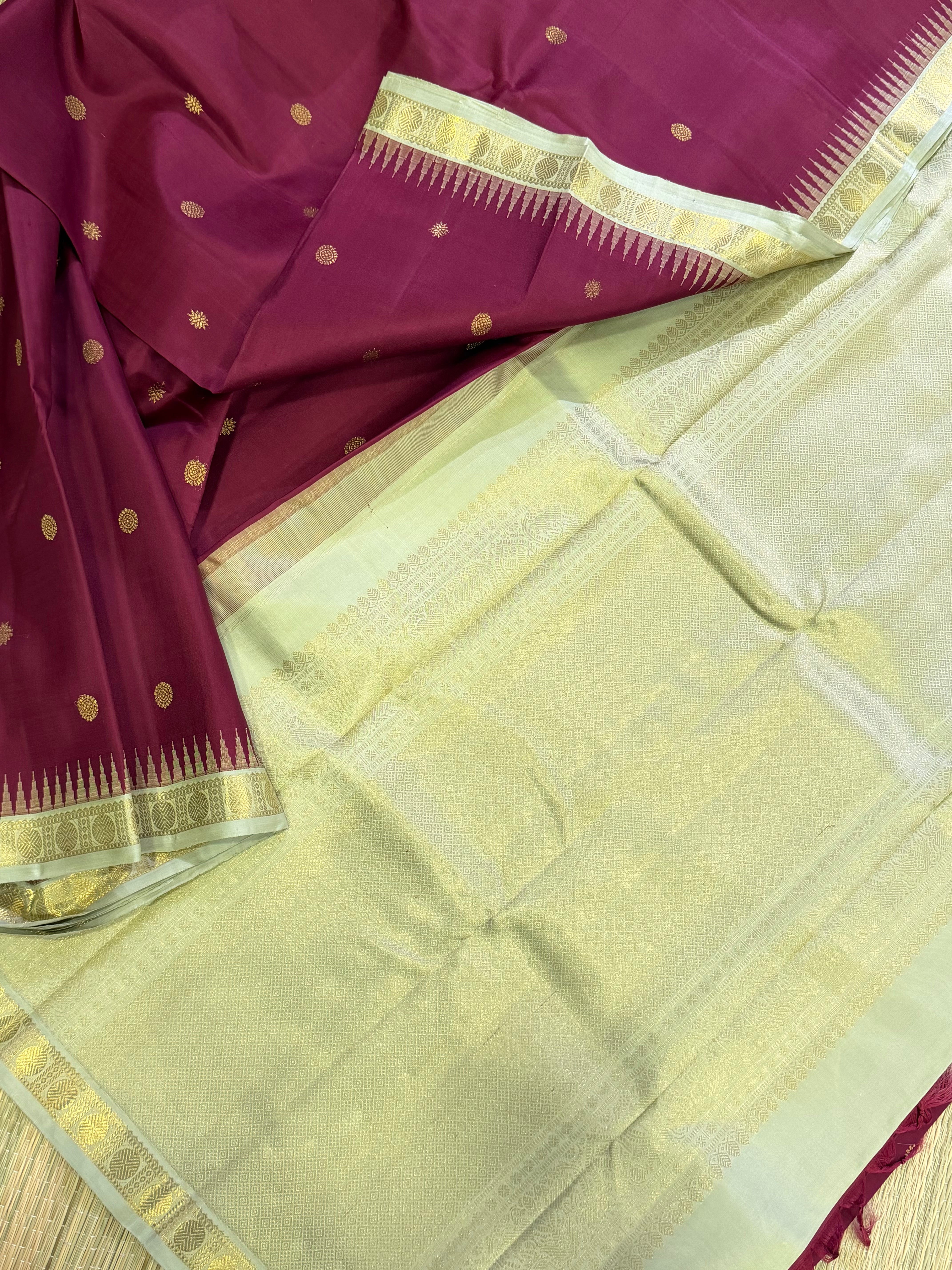 Maathey : Korvai Kanjvaram with temple borders