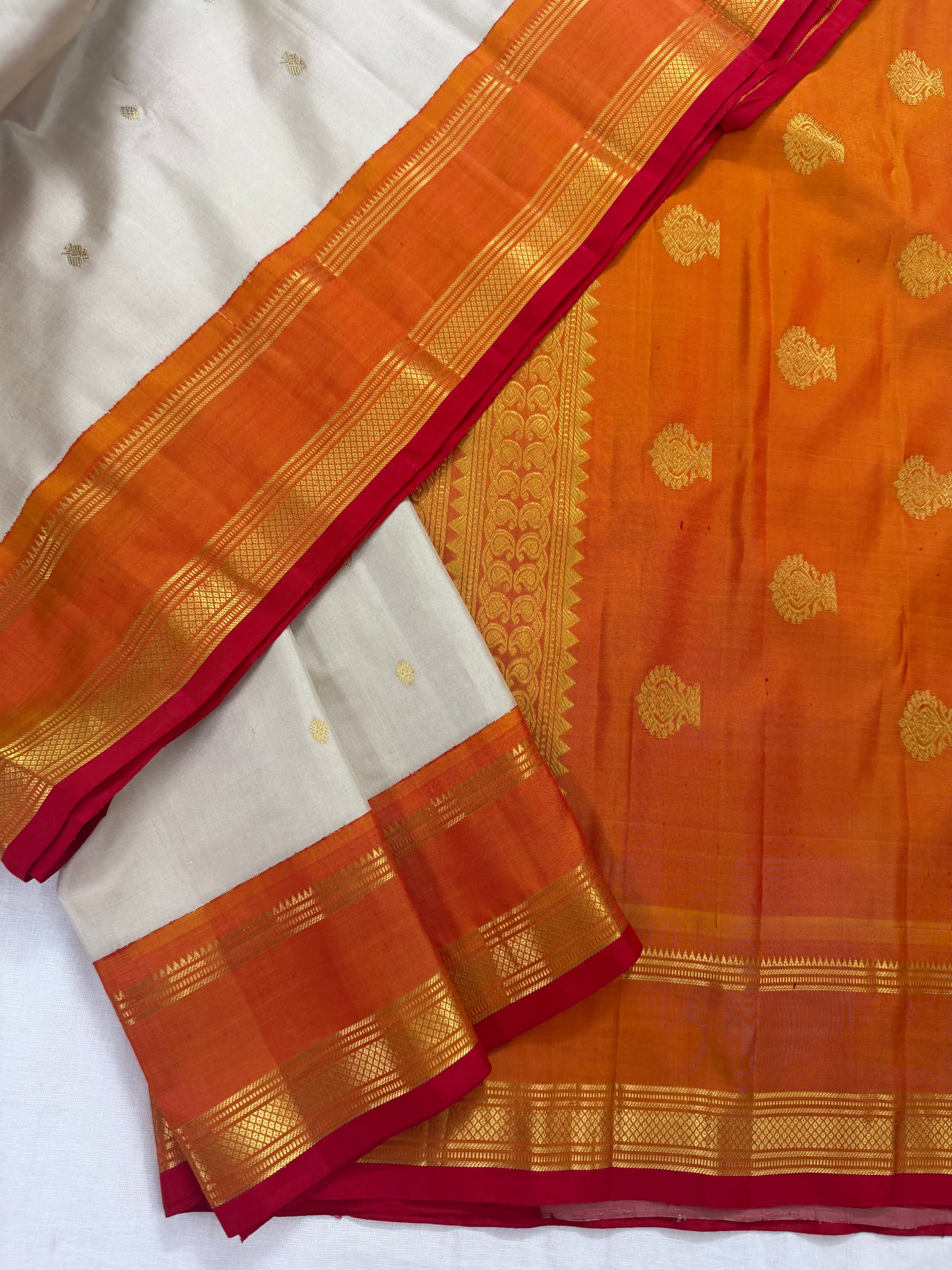 Kuttu Gadwal Silk