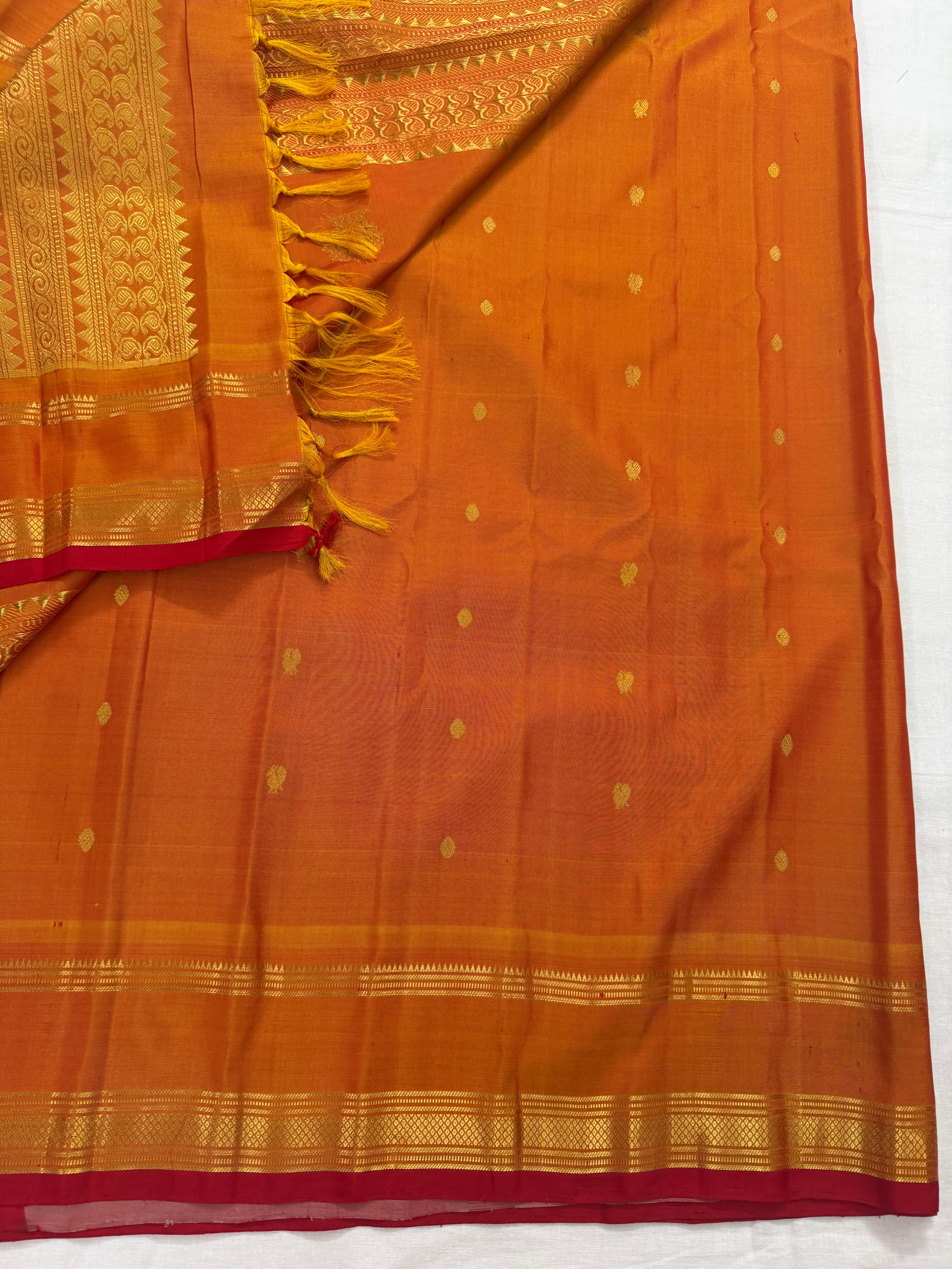 Kuttu Gadwal Silk