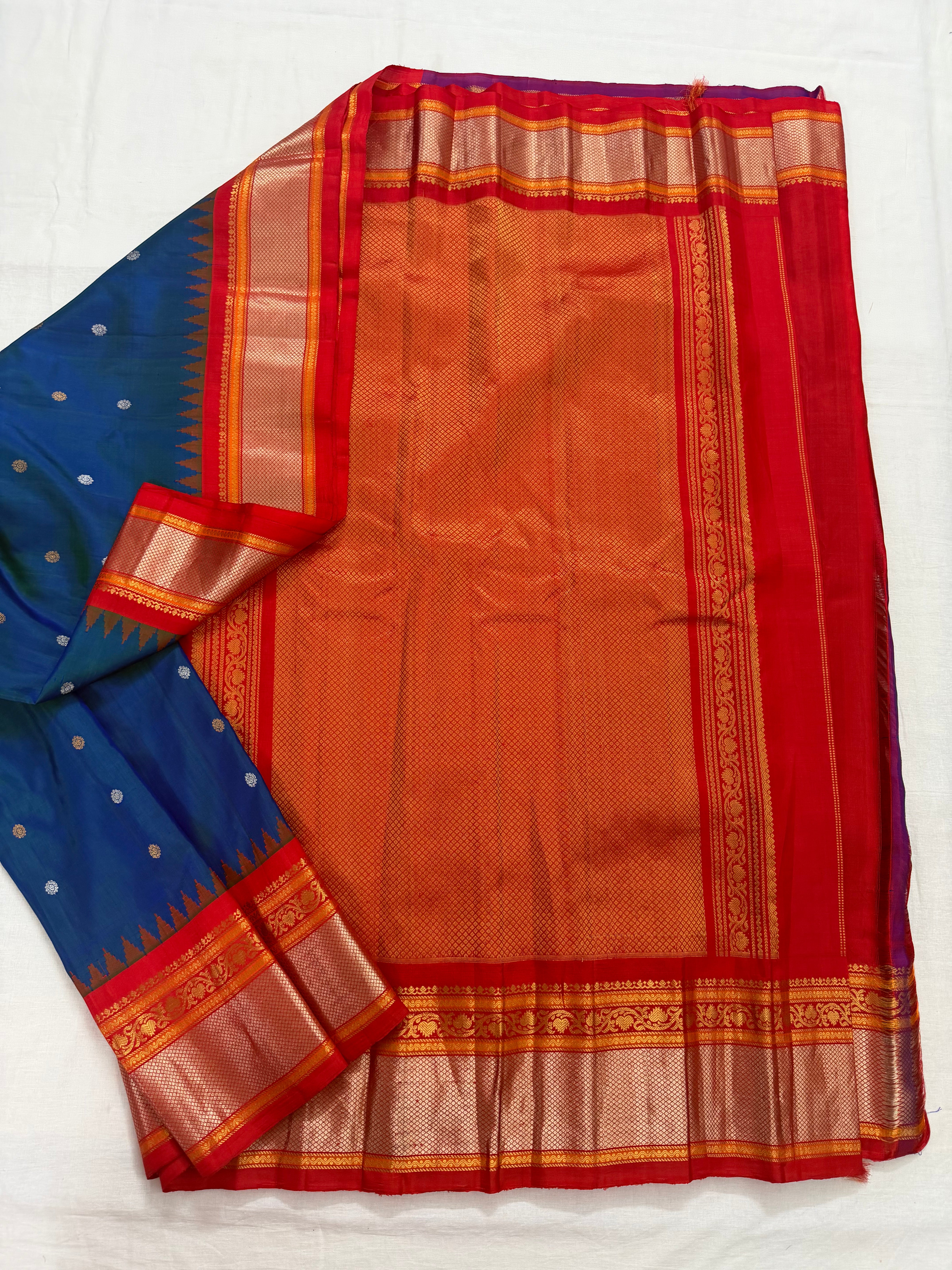 Kuttu Gadwal Silk