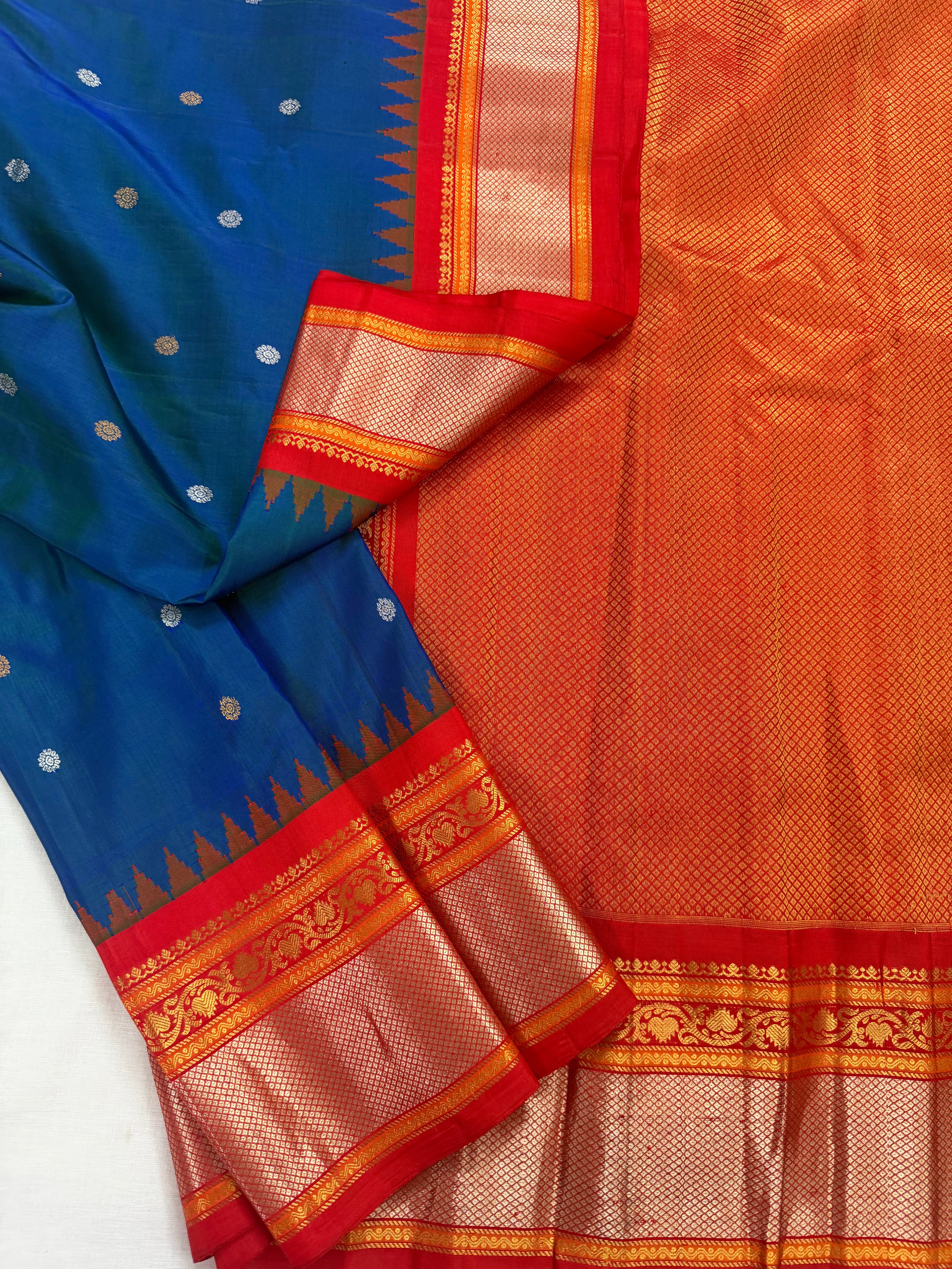 Kuttu Gadwal Silk