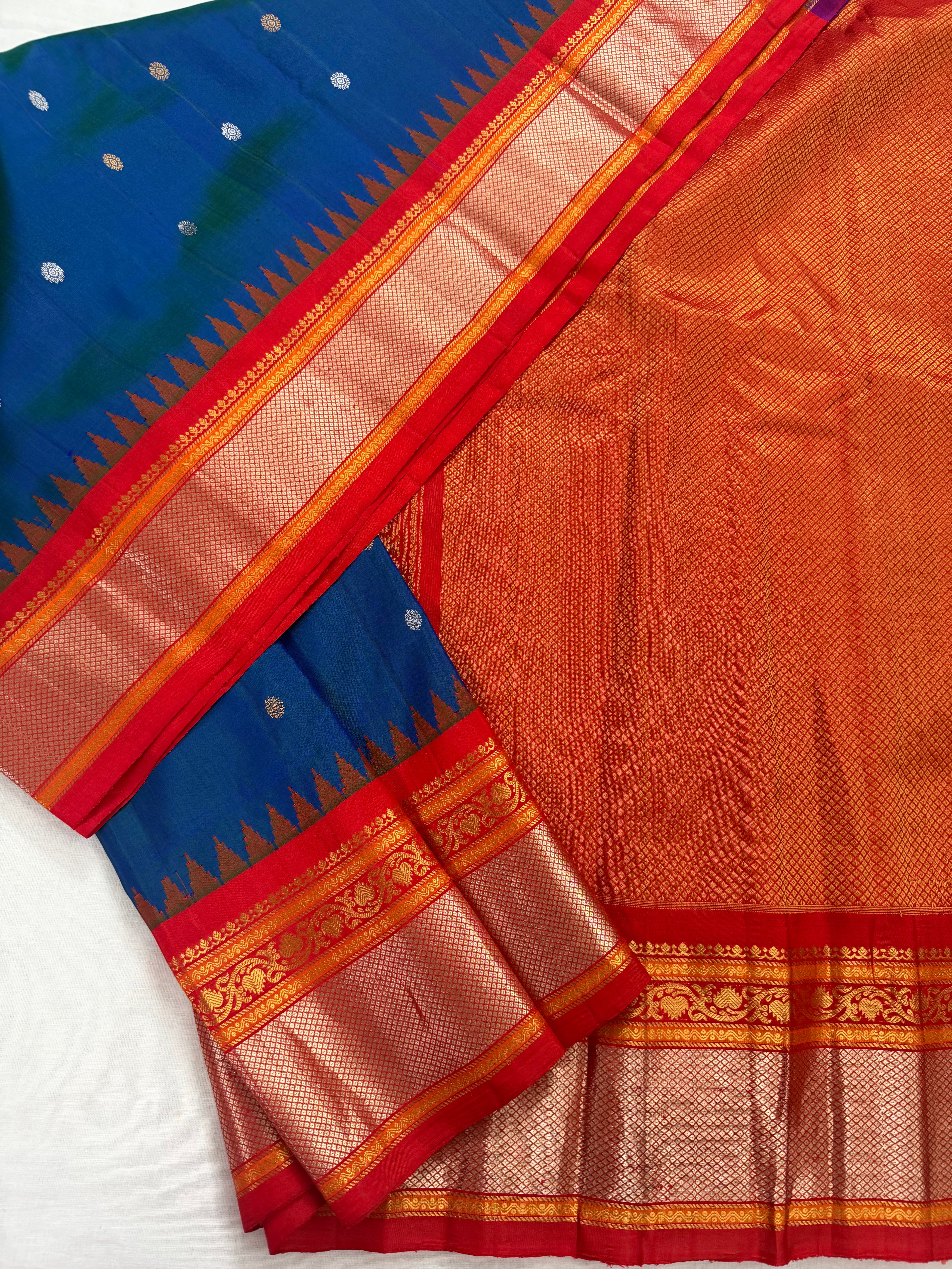 Kuttu Gadwal Silk