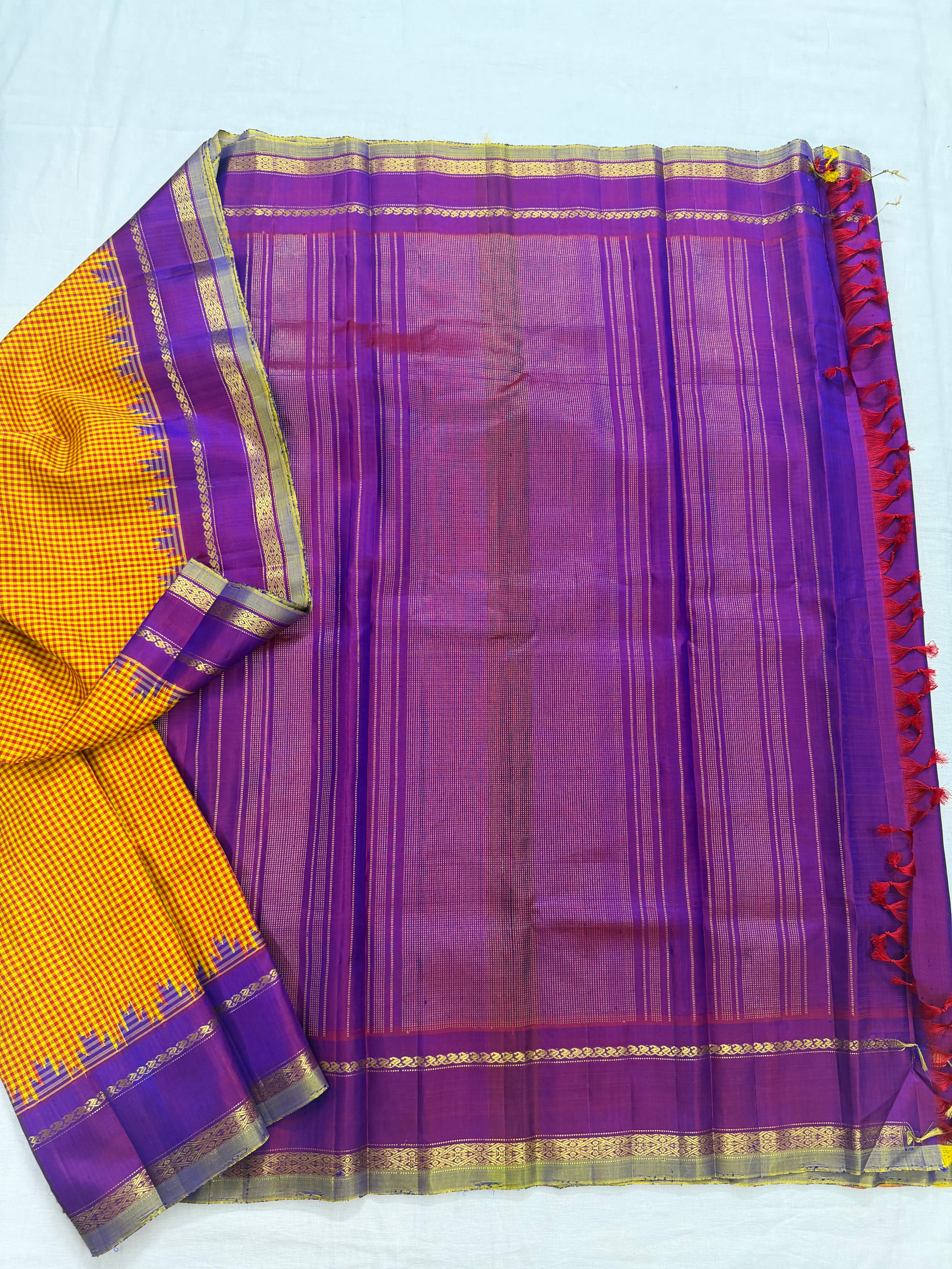 Kuttu Gadwal Silk