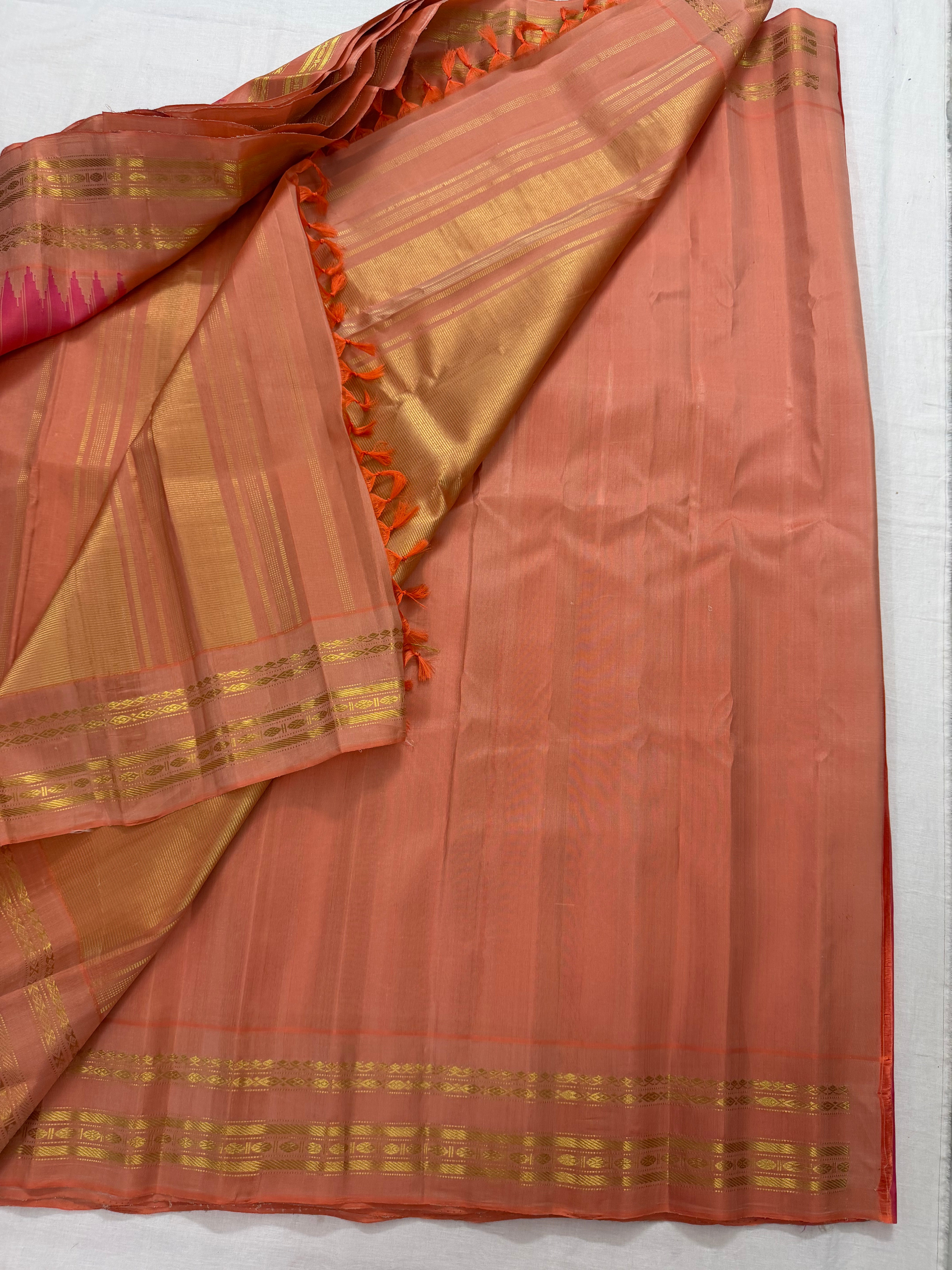 Kuttu Gadwal Silk