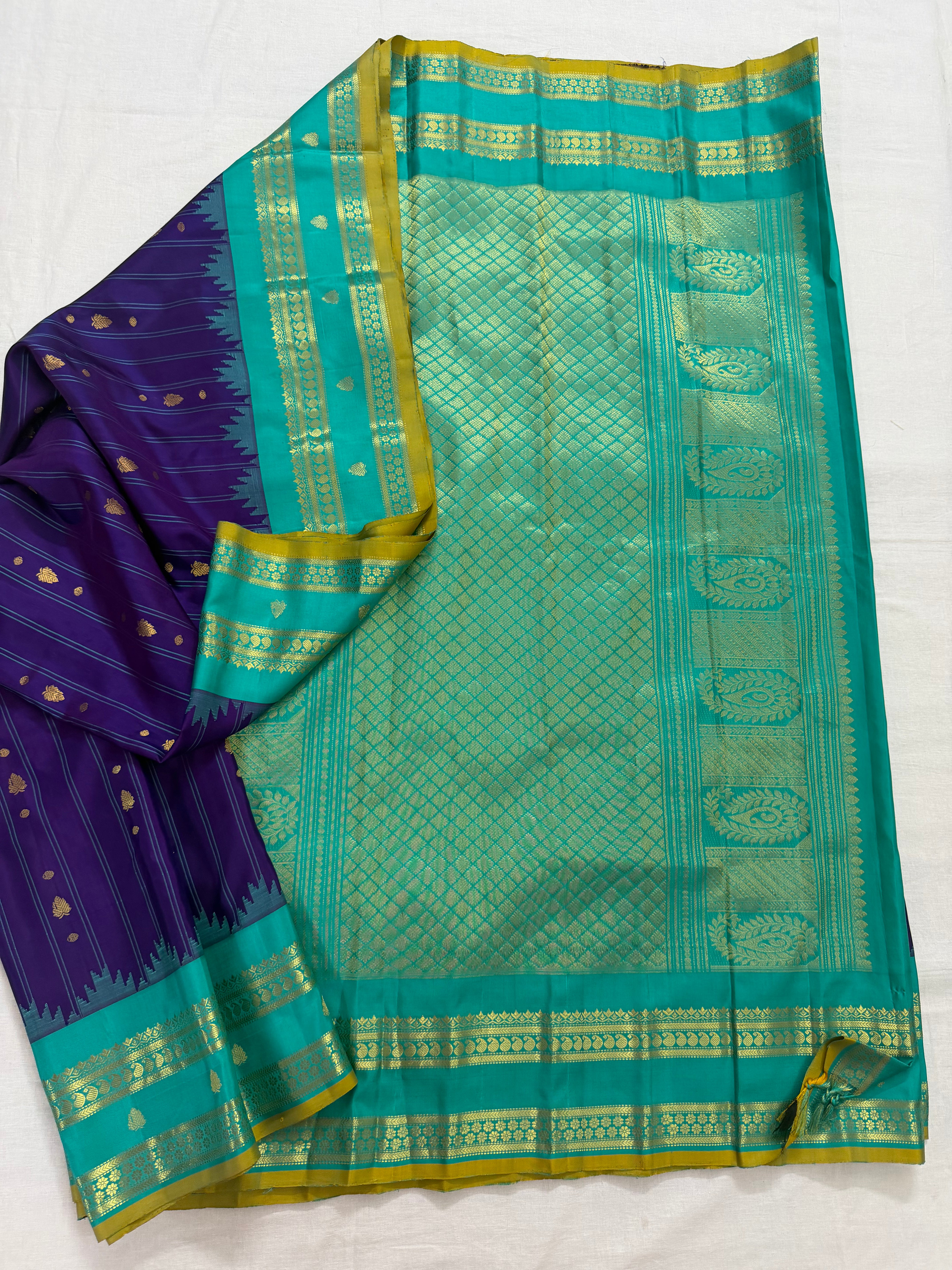 Kuttu Gadwal Silk