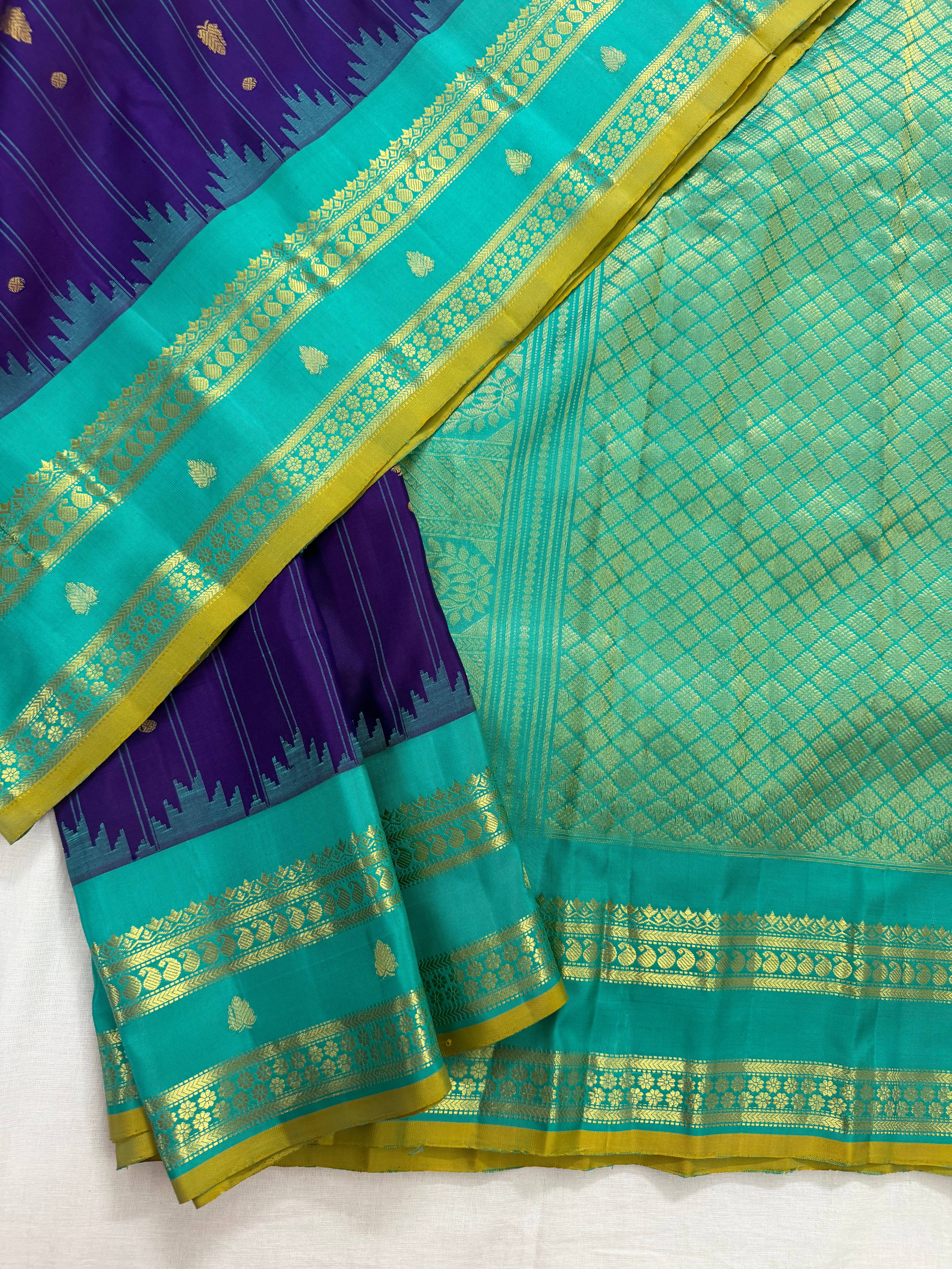 Kuttu Gadwal Silk