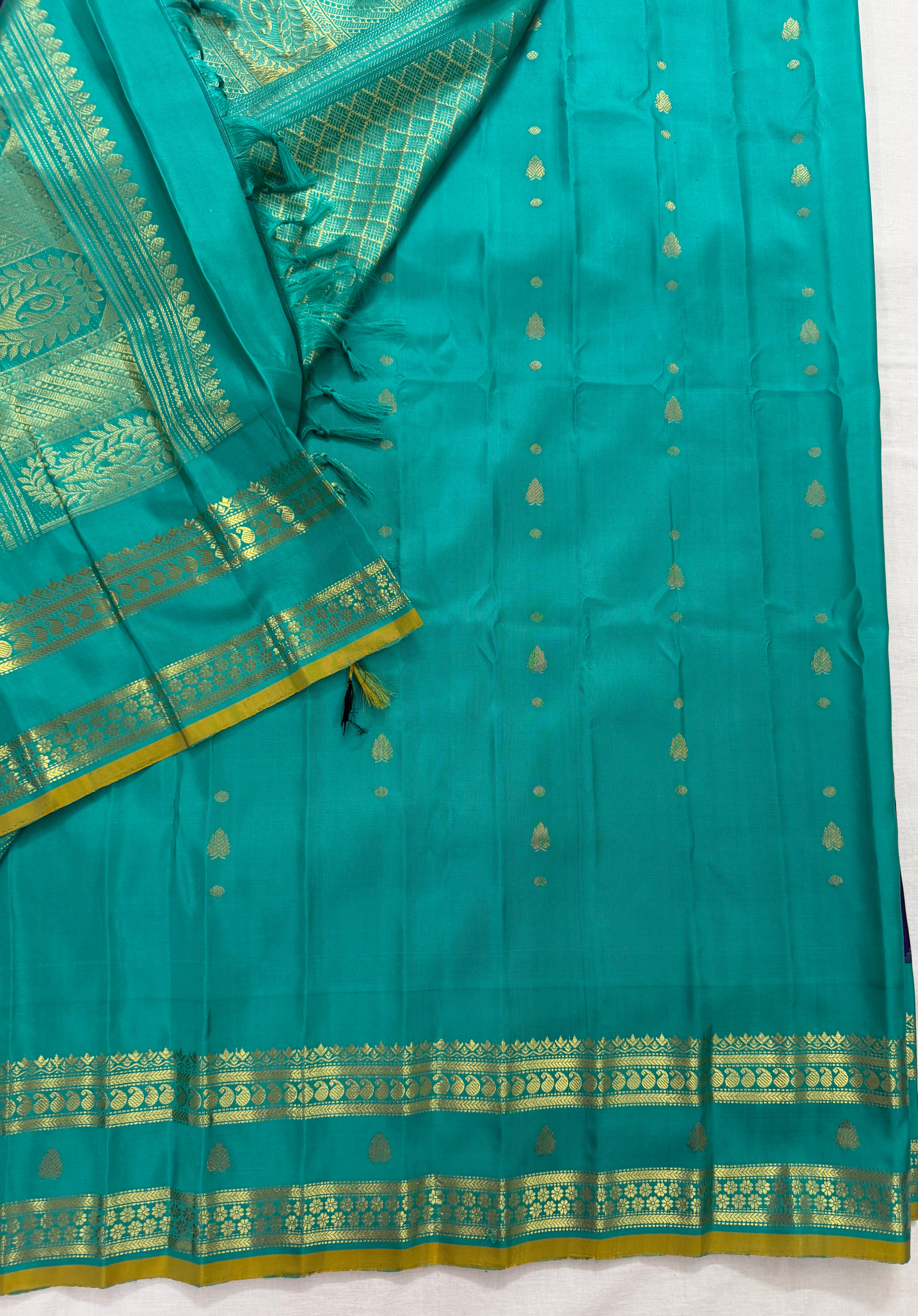 Kuttu Gadwal Silk