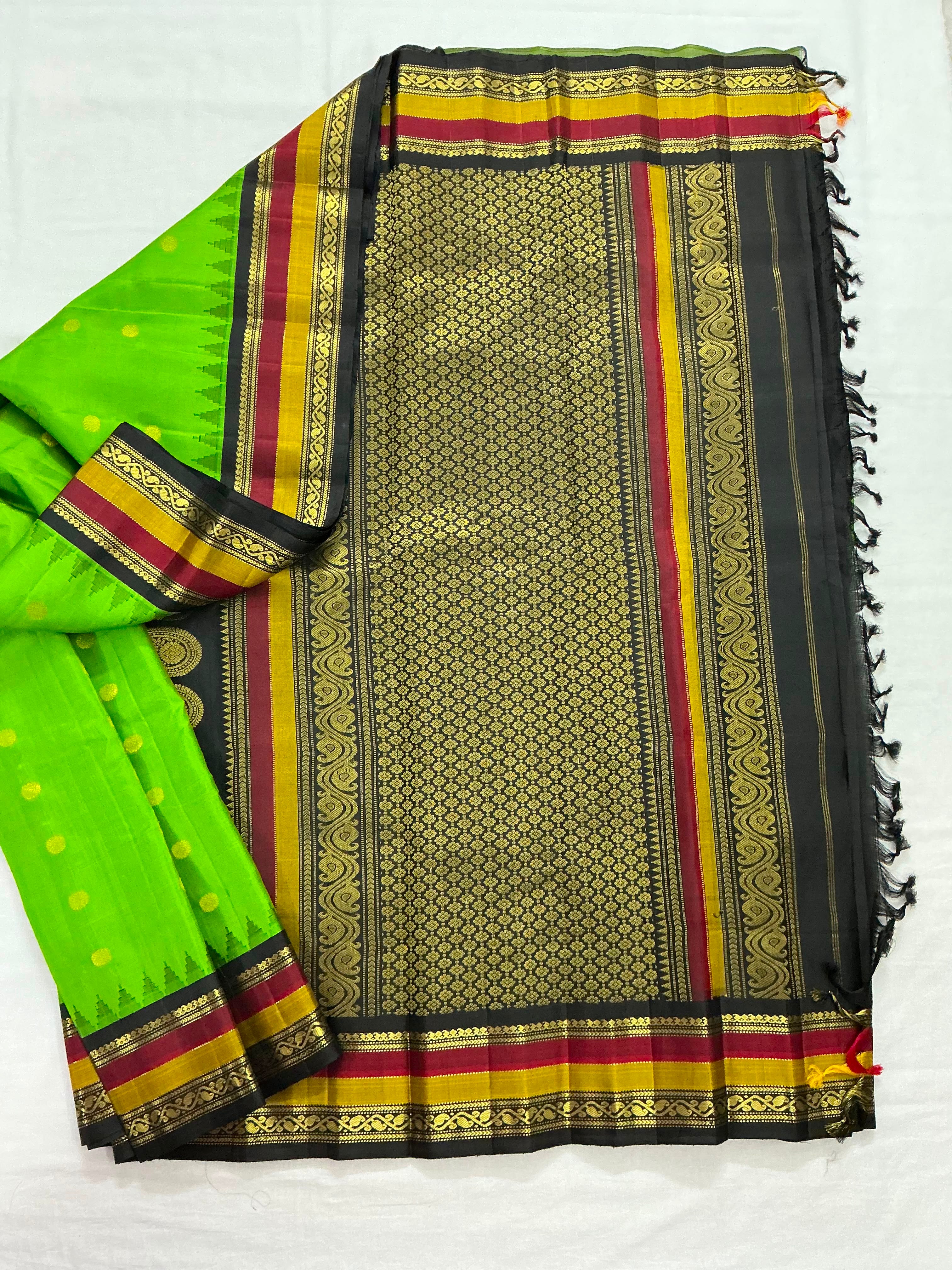 Kuttu Gadwal Silk