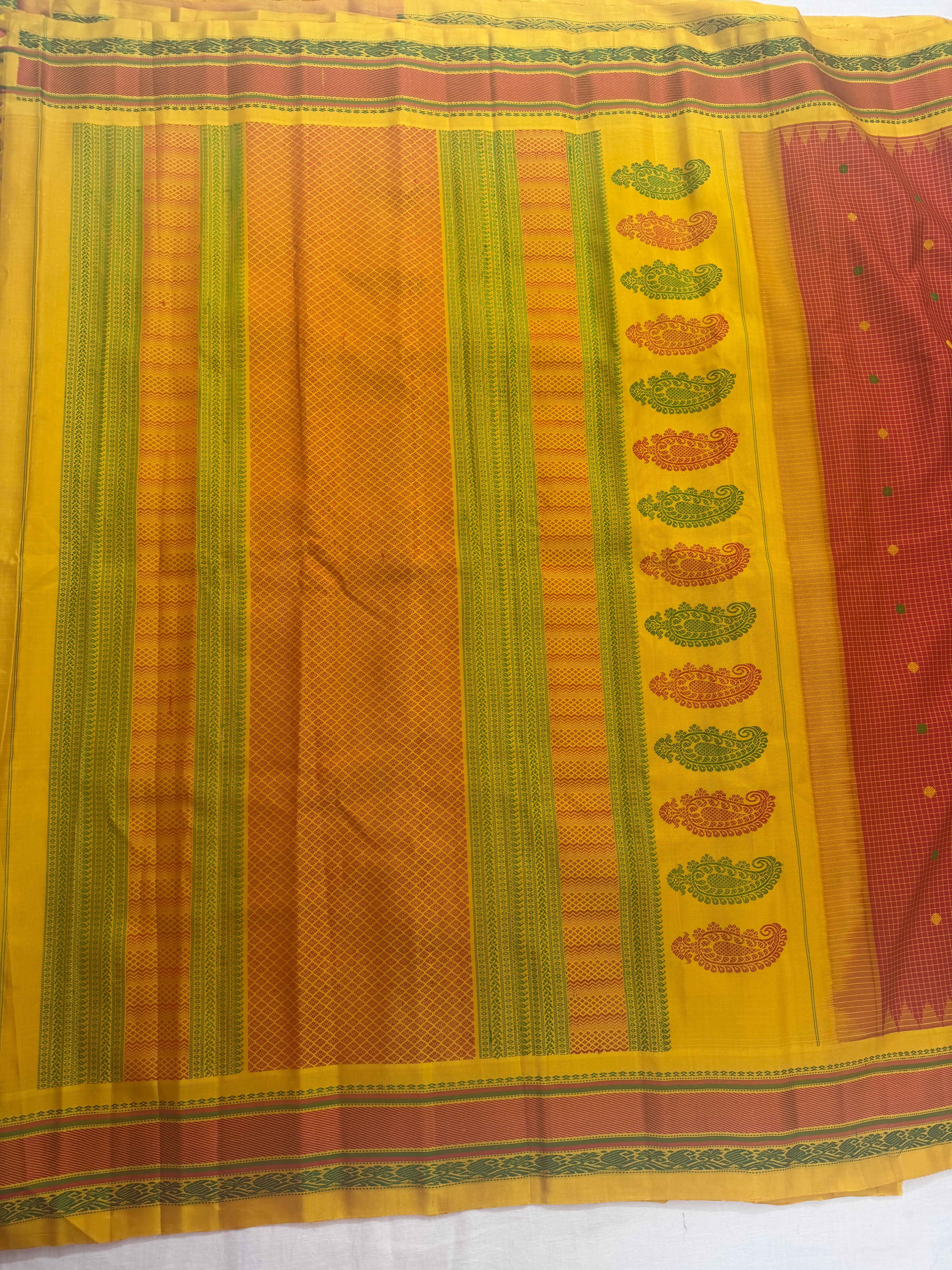 Kuttu Gadwal Silk