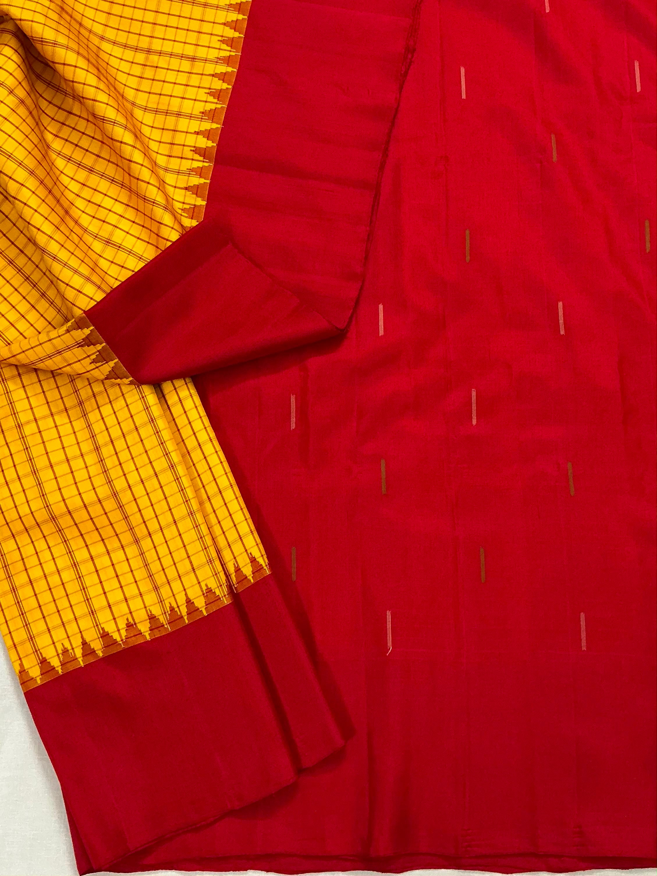 Kuttu Gadwal Silk
