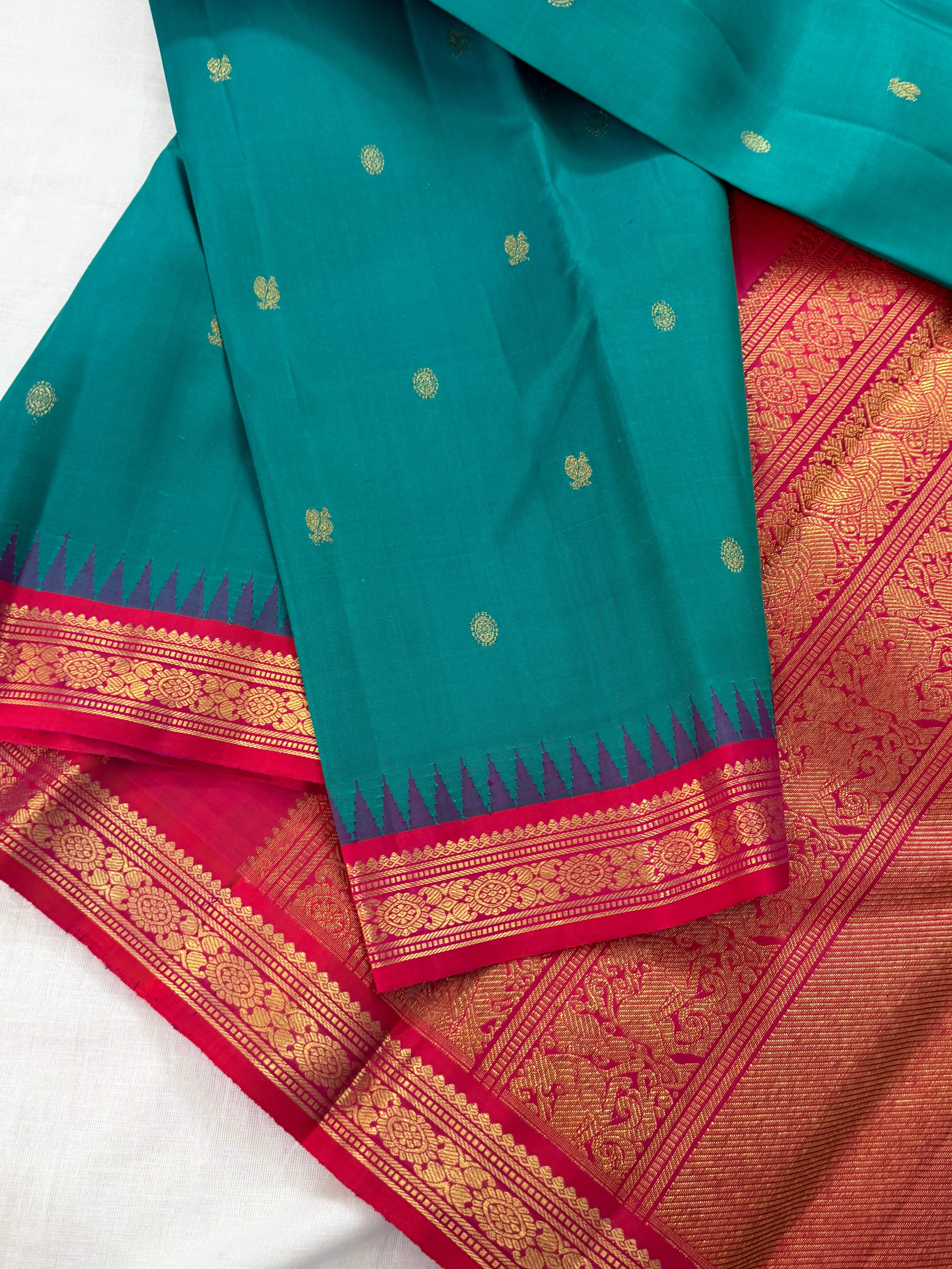 Maathey : Small border Korvai Kanjivaram Silk