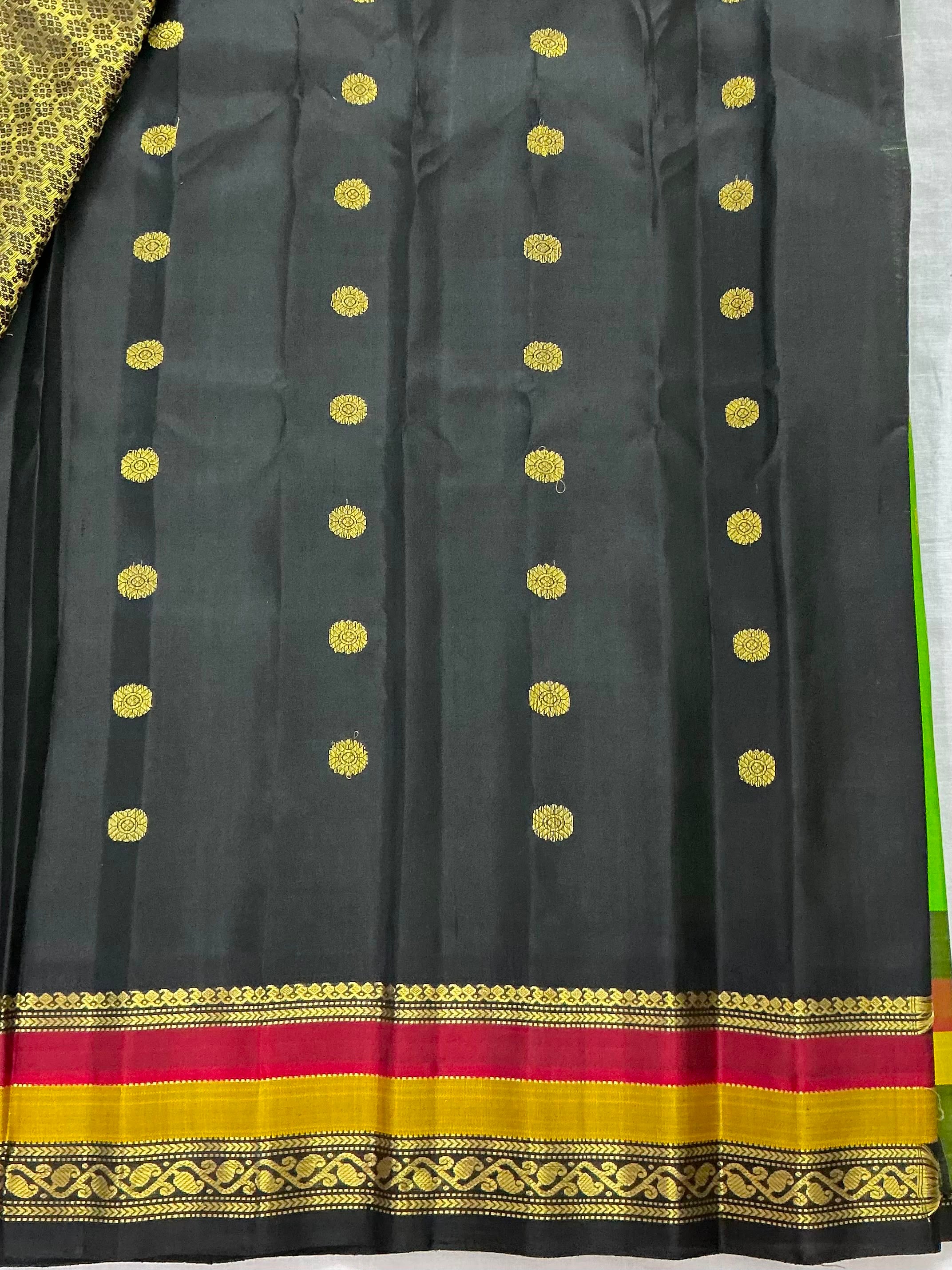 Kuttu Gadwal Silk