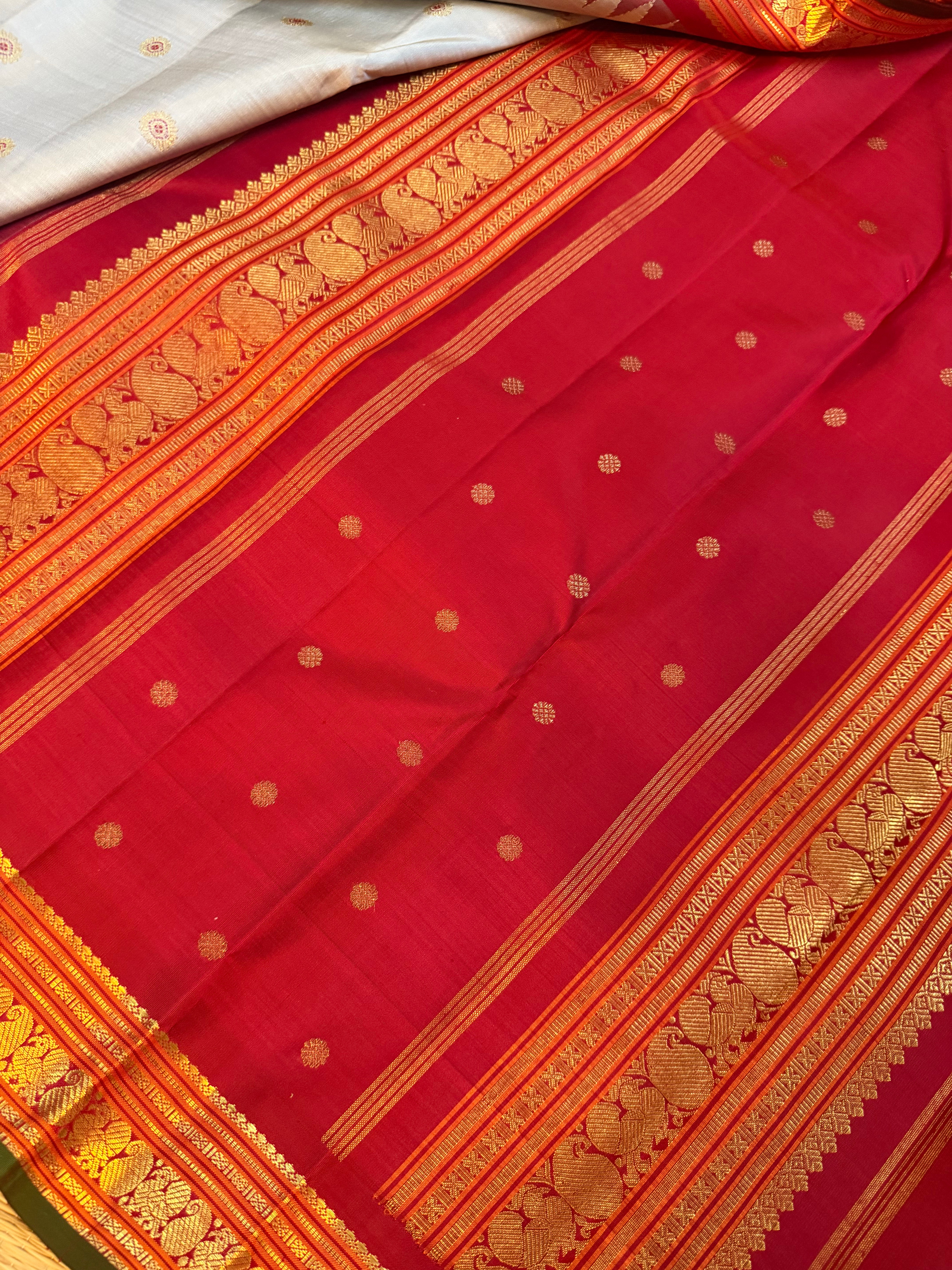 MYTHILI : Vintage Inspired Korvai Kanjivaram (Powder blue Grey)