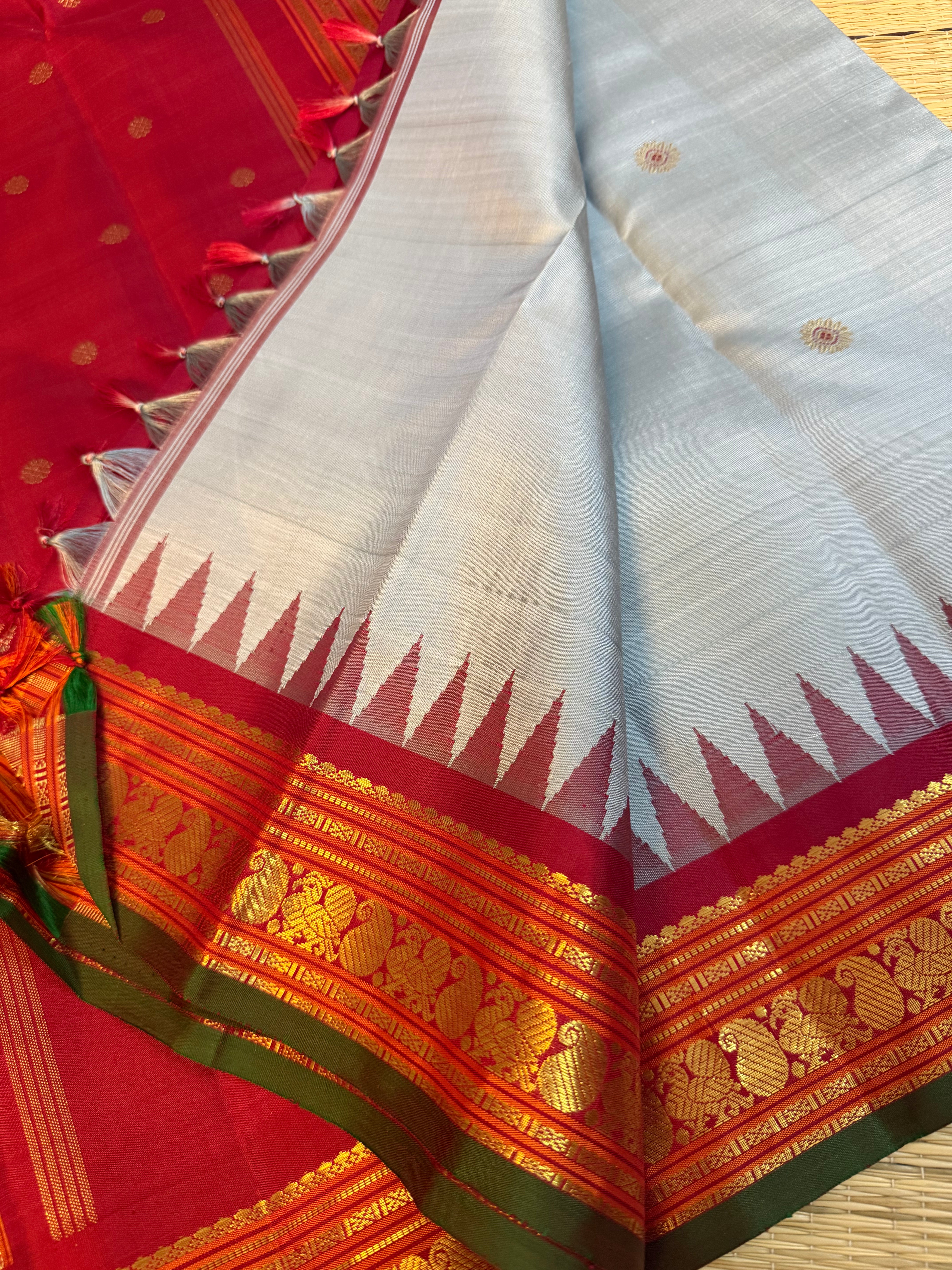 MYTHILI : Vintage Inspired Korvai Kanjivaram (Powder blue Grey)