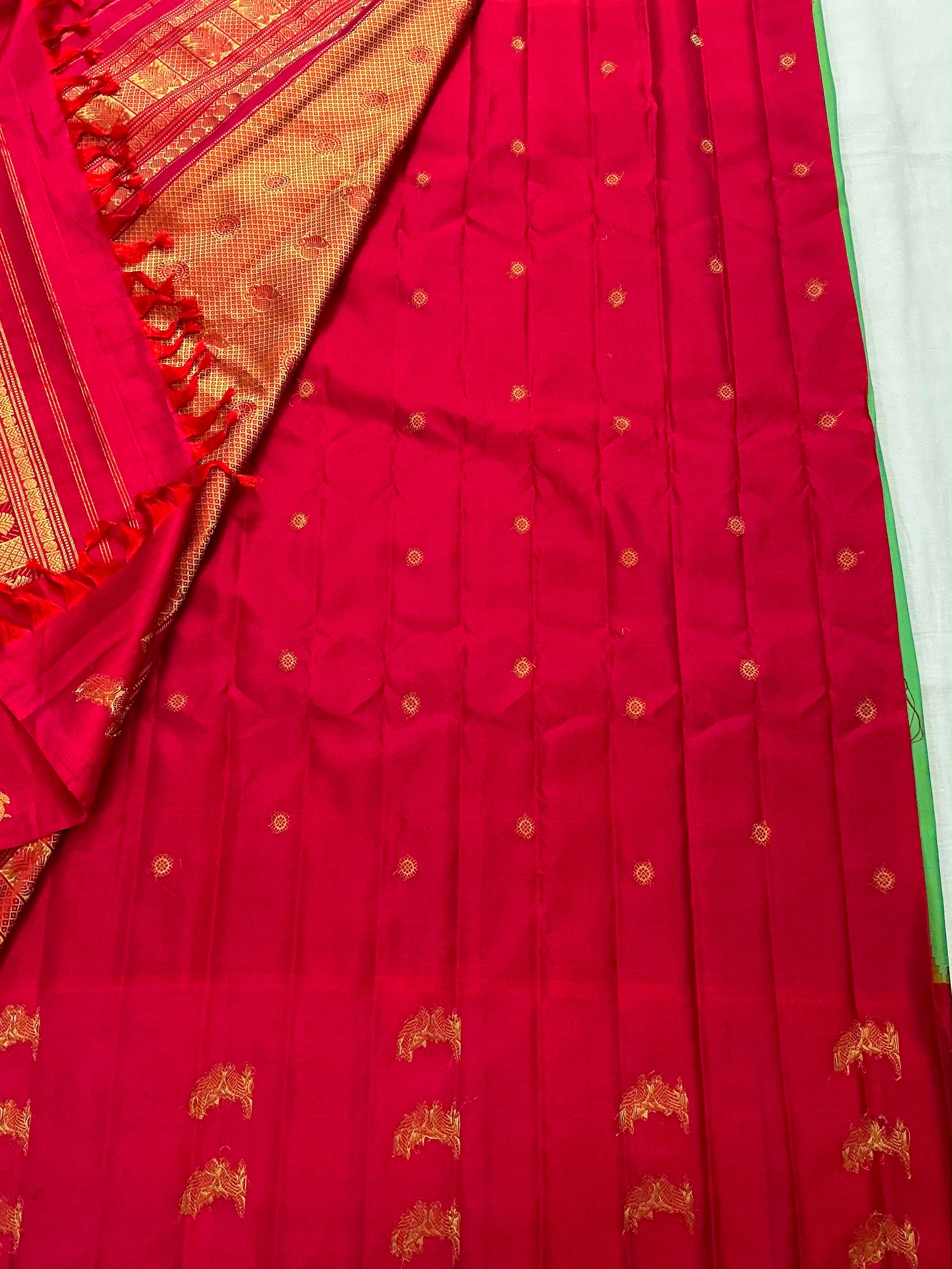 Kuttu Gadwal Silk