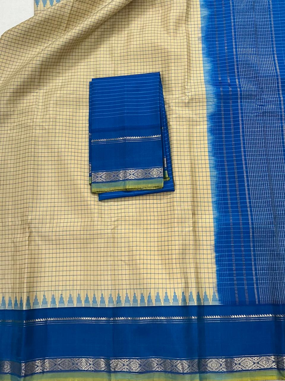 Kuttu Gadwal Silk