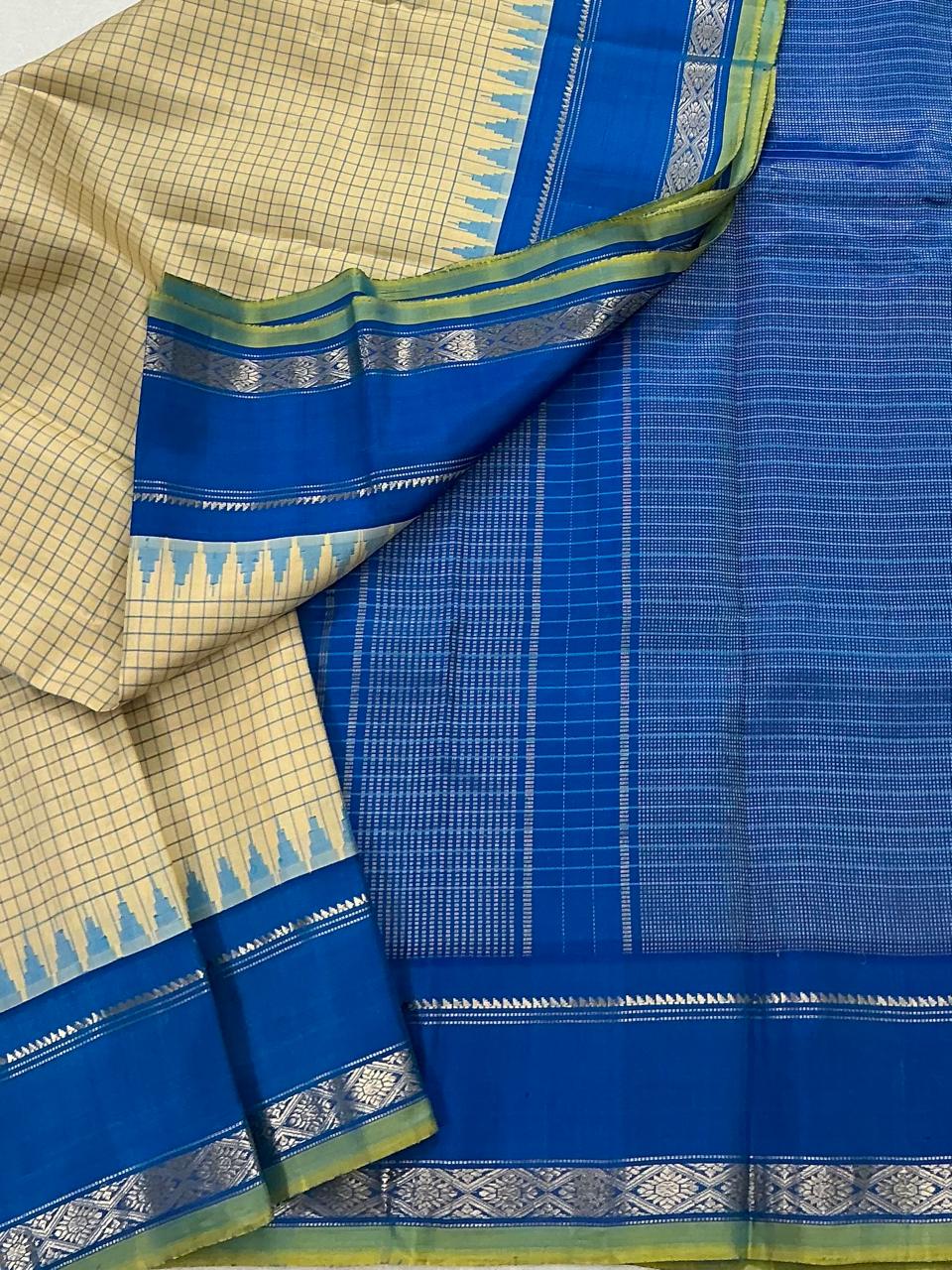 Kuttu Gadwal Silk