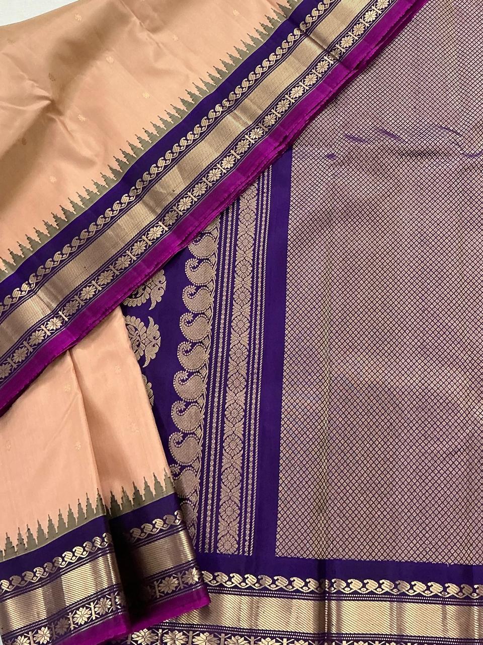 Kuttu Gadwal Silk