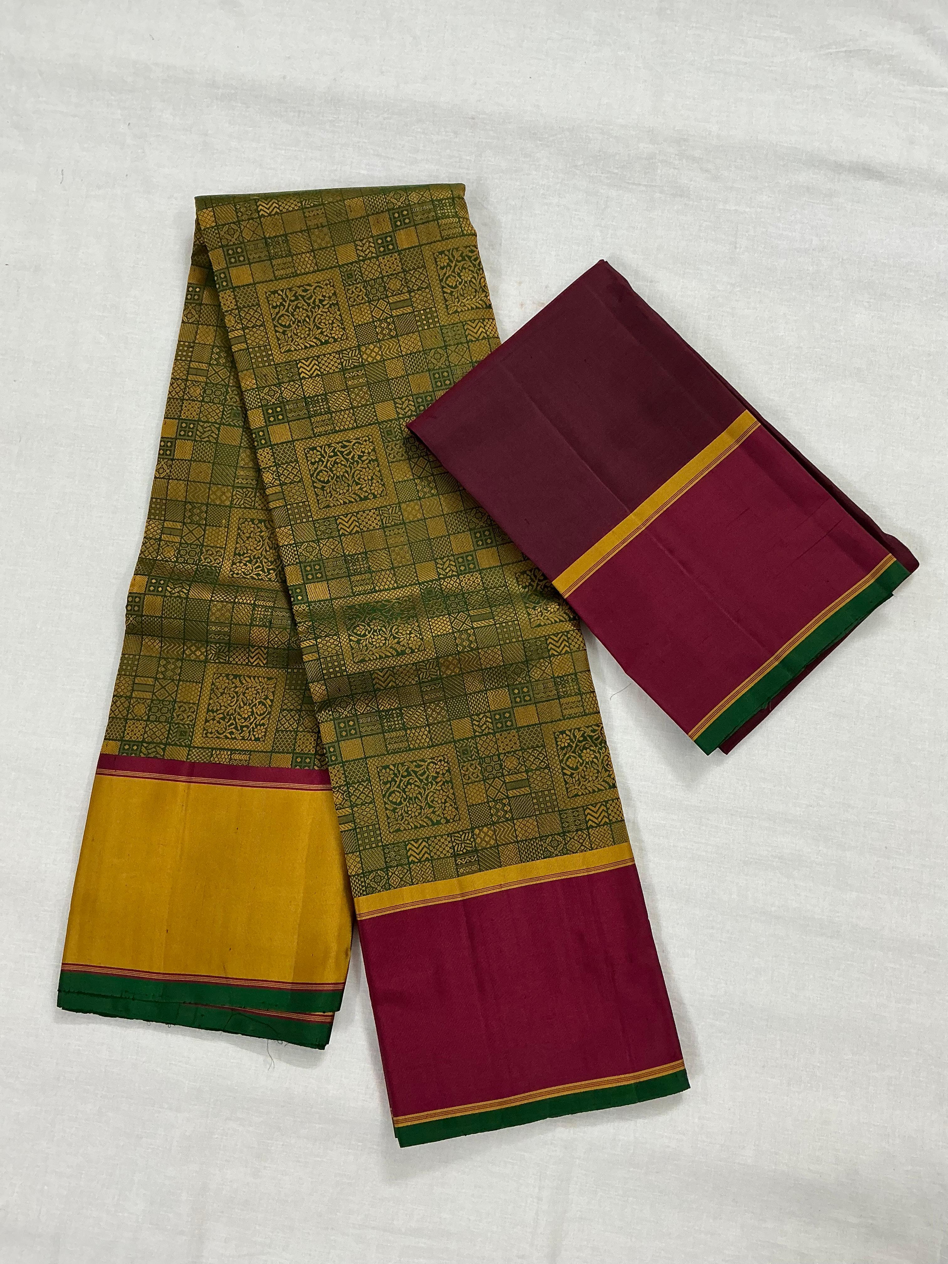 Swara: Varisaipettu with GJ borders (Green with Geometric patterns)