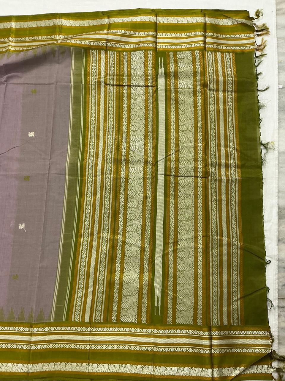Handwoven Kanchi cotton with Silk borders Korvai :   Lavender / Green