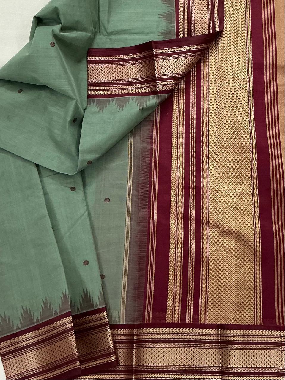 Handwoven Kanchi cotton with Silk borders Korvai :  Deep Mint Green & Arakku