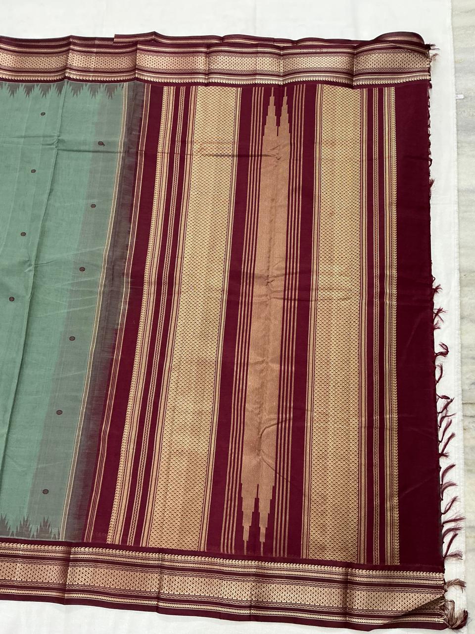 Handwoven Kanchi cotton with Silk borders Korvai :  Deep Mint Green & Arakku