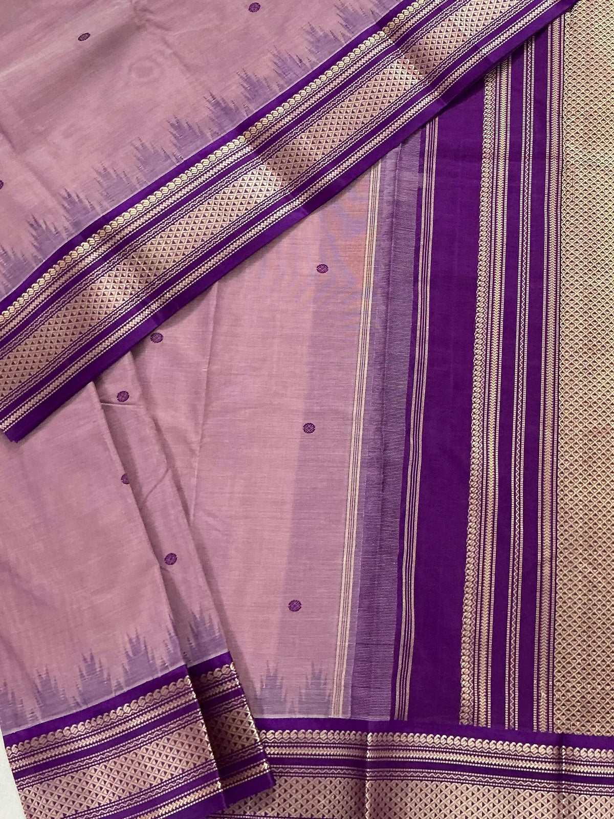 Handwoven Kanchi cotton with Silk borders Korvai :   Mauve & Purple