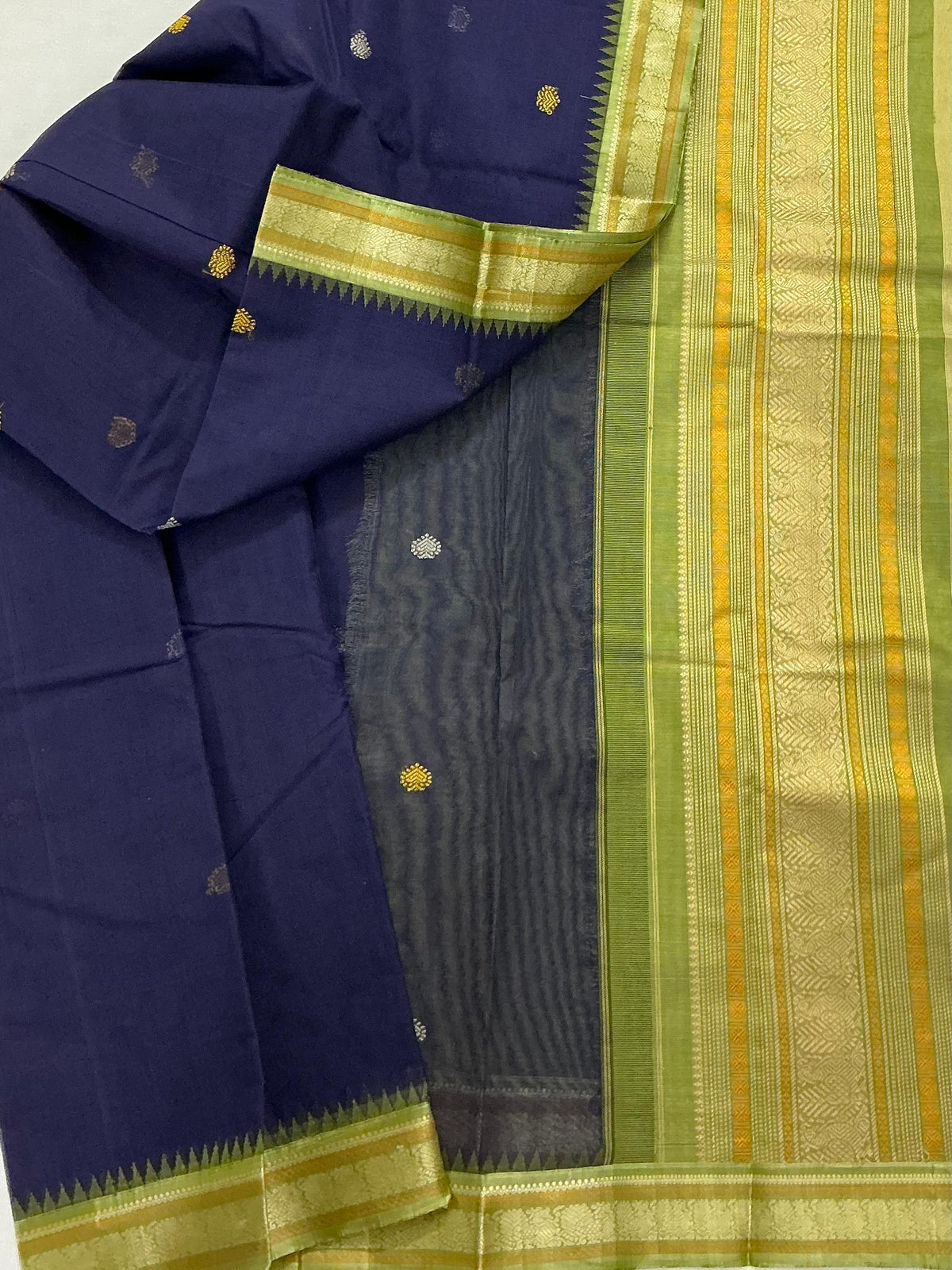 Handwoven Kanchi cotton with Silk borders Korvai :   Dark blue & Green