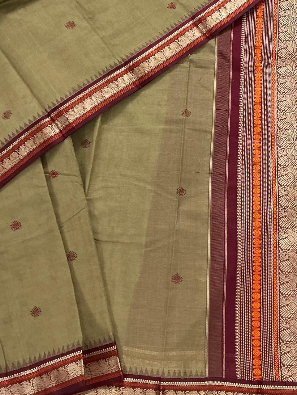 Handwoven Kanchi cotton with Silk borders Korvai :   Olive Green & Arakku