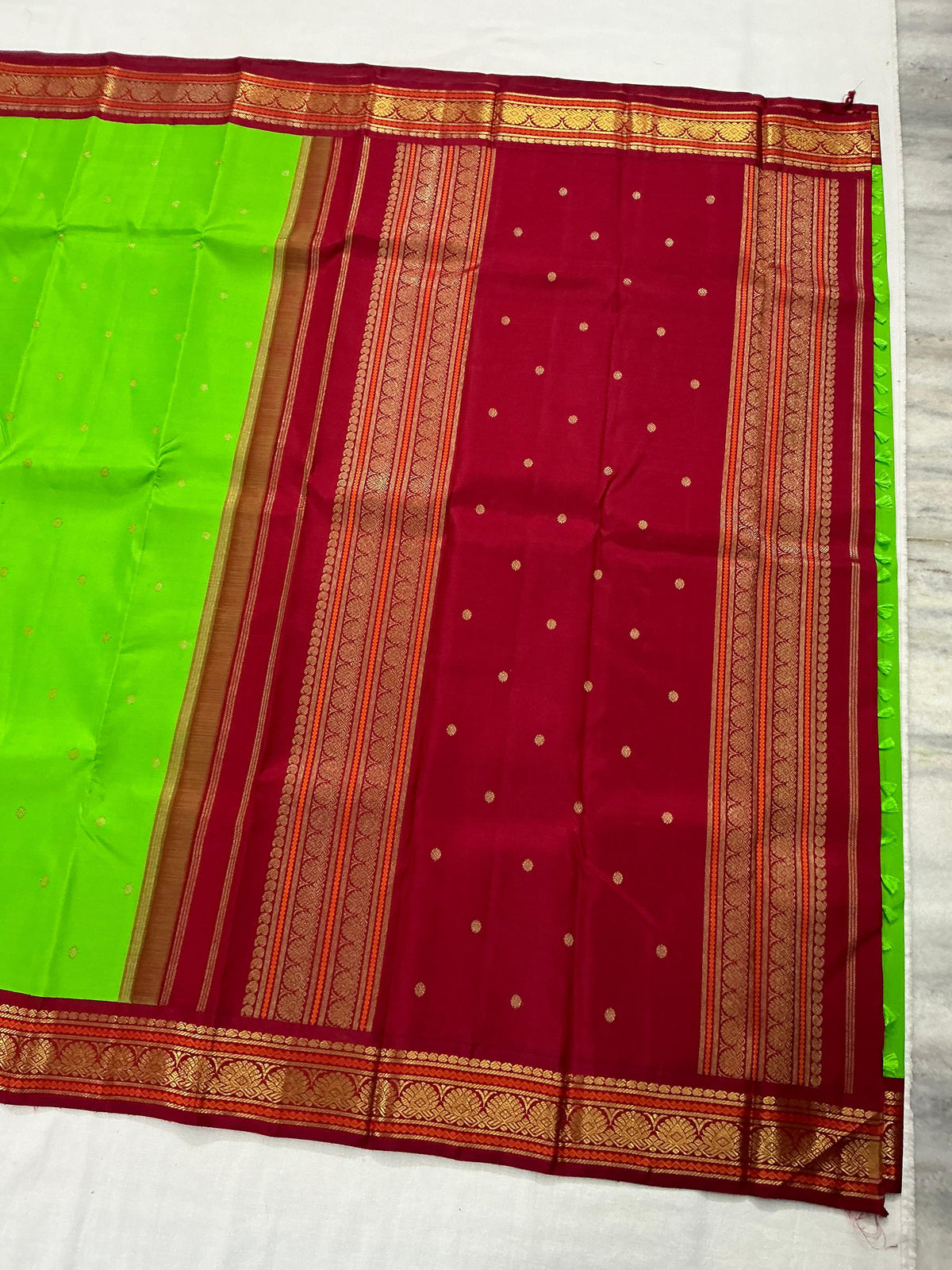 MYTHILI : Parrot Green